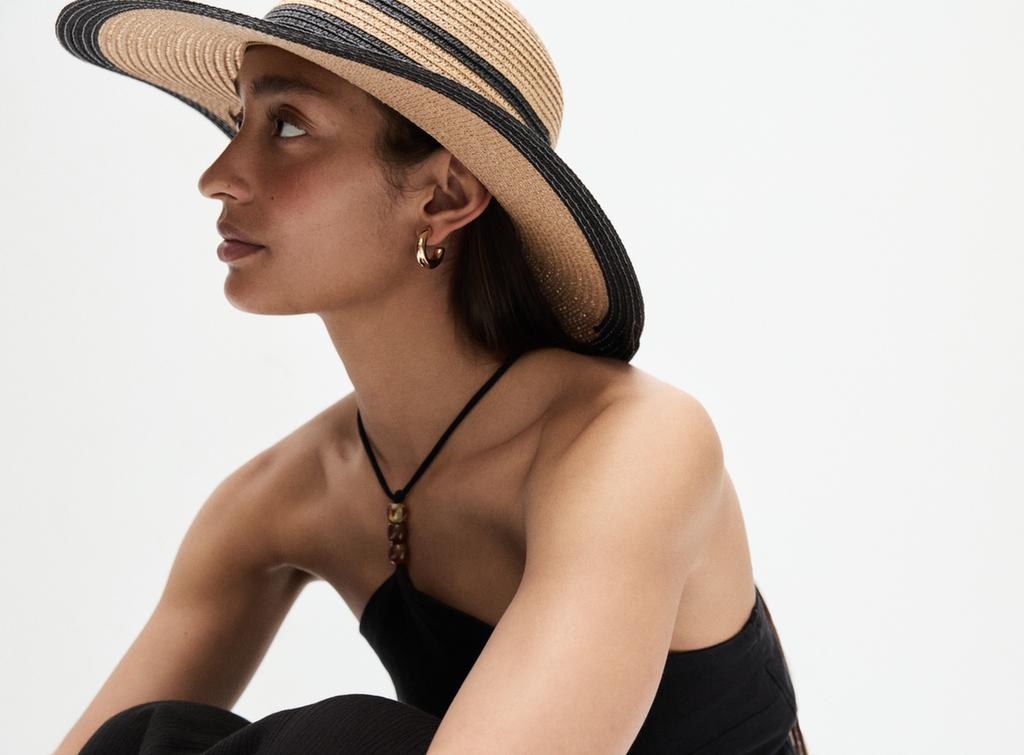 Raffia-effect hat