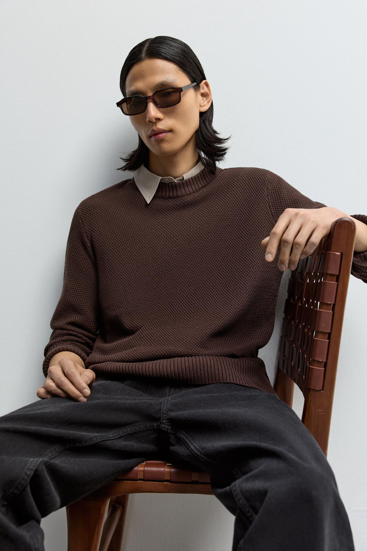 Textured knit sweater — CHOCOLATE