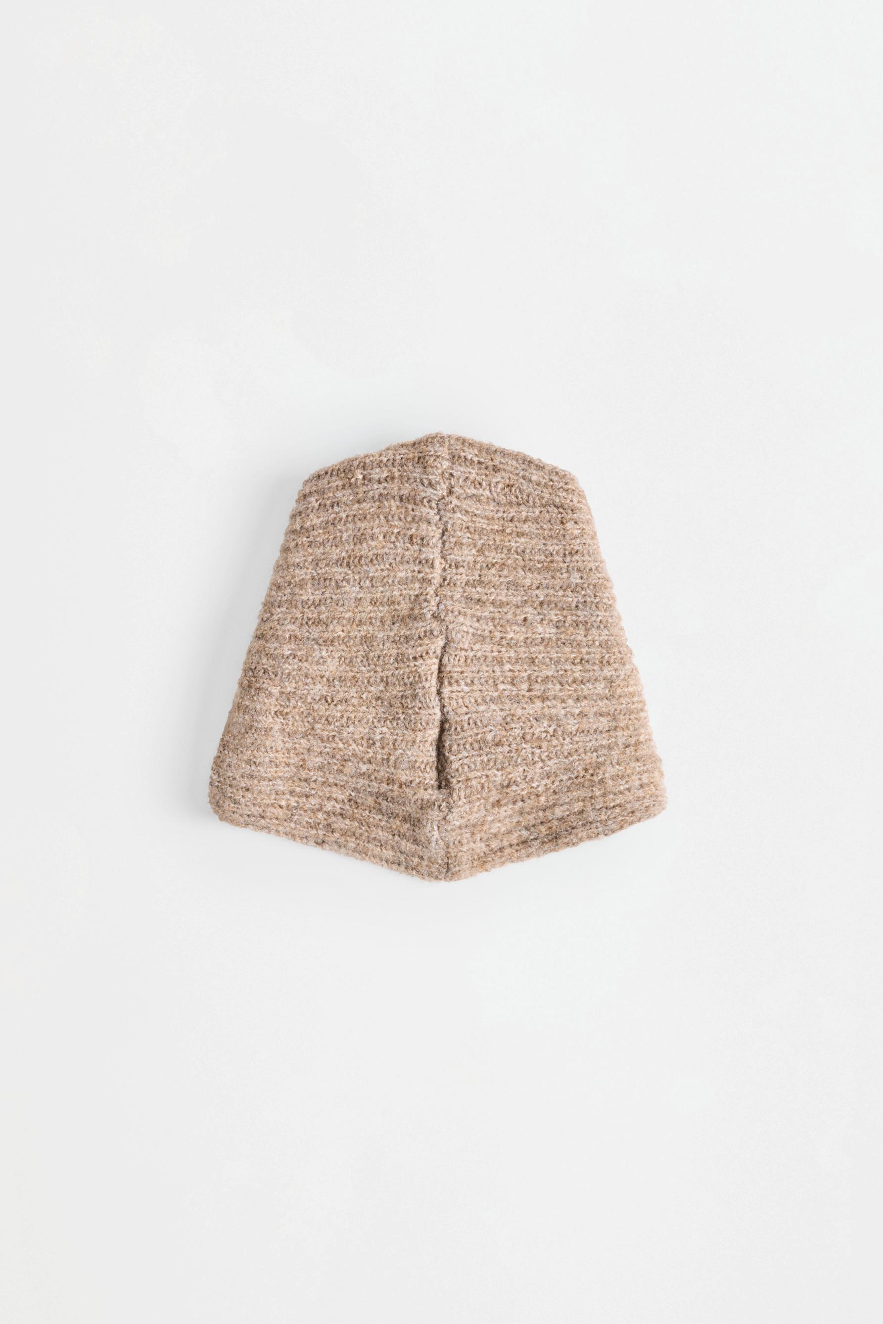 Ribbed knit snood — BROWN