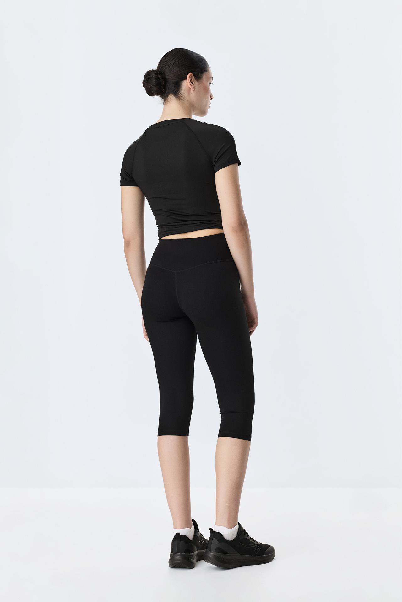 Capri leggings — BLACK