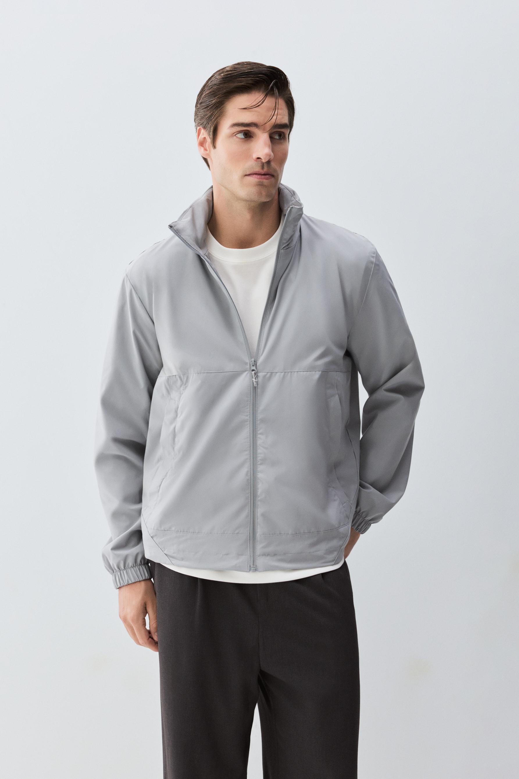 Cortavientos capucha