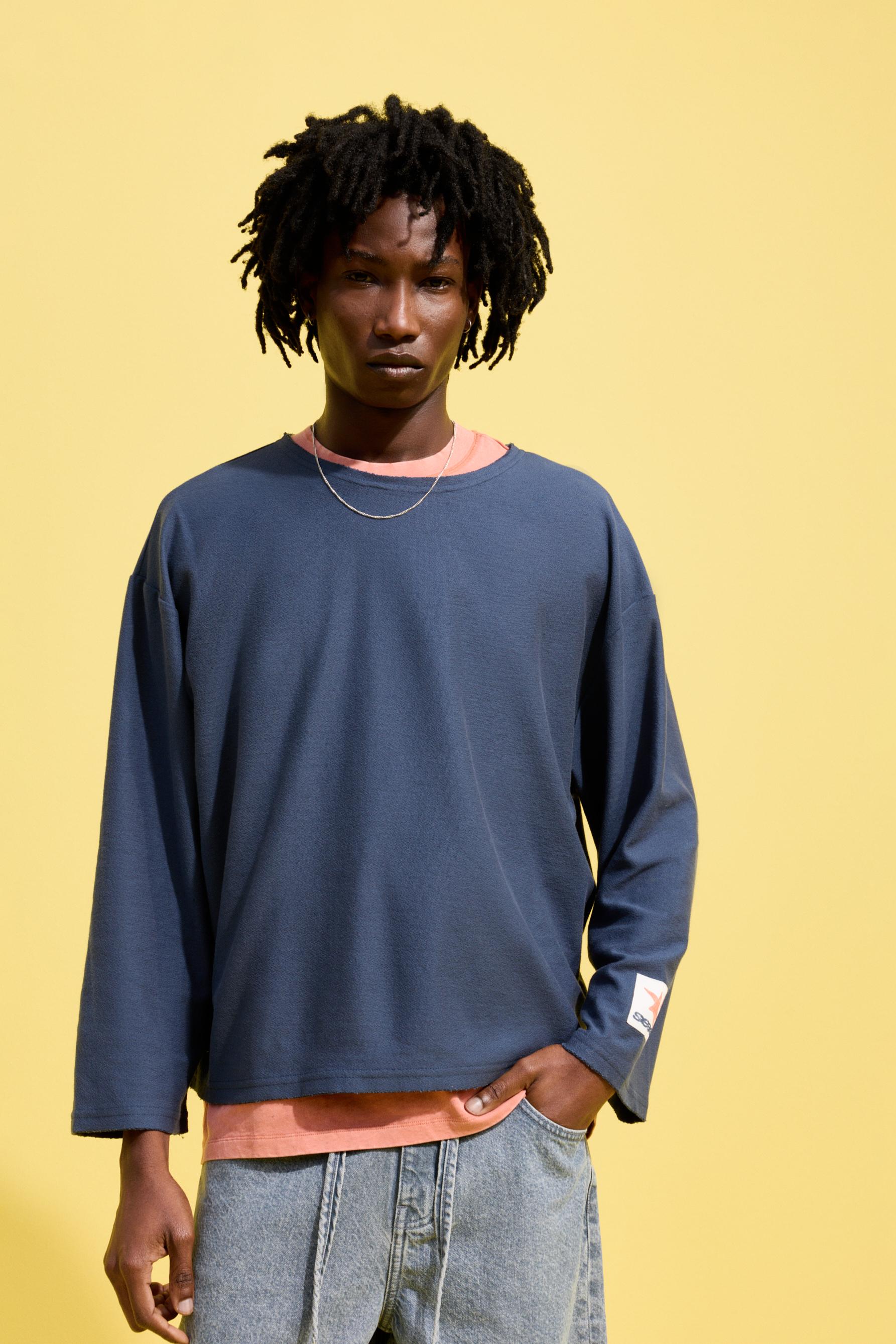 Textured patch T-shirt — FADED BLUE