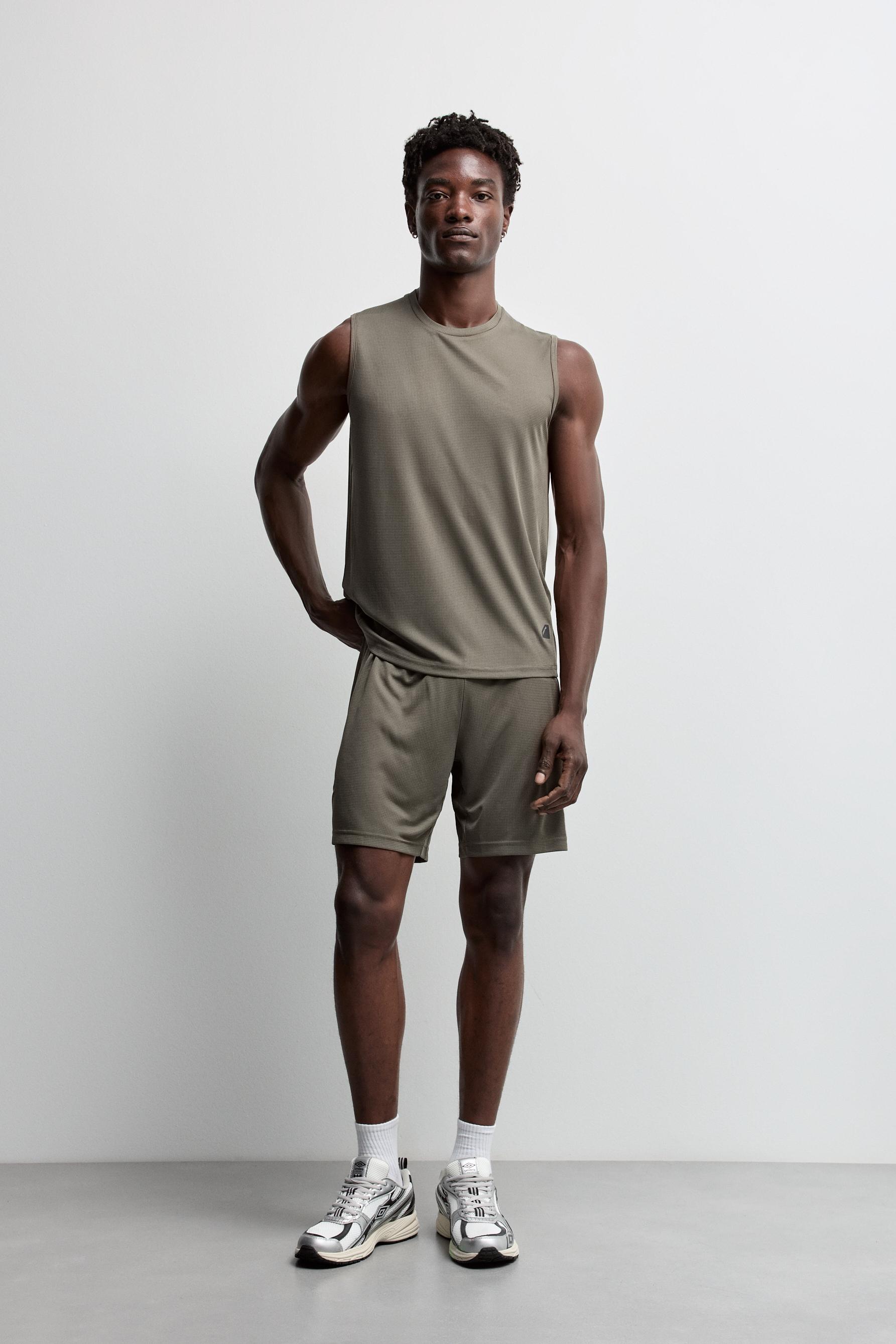 Sleeveless sports T-shirt — DARK GREEN