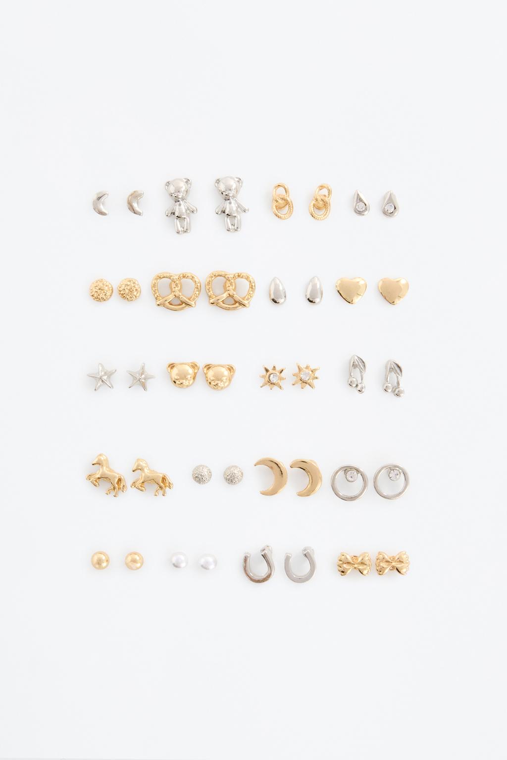 Pack of 20 mismatched earrings