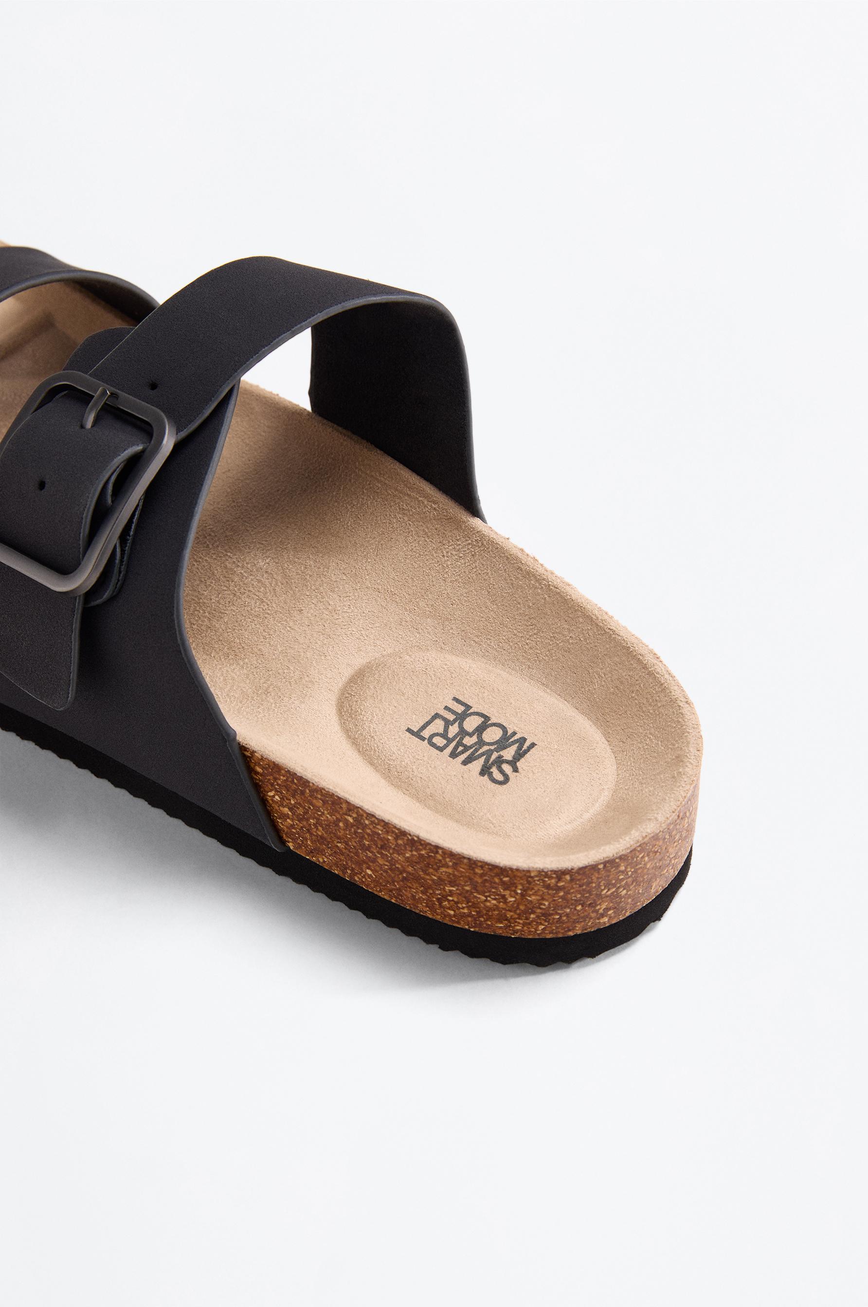 Comfort buckle sandals — BLACK