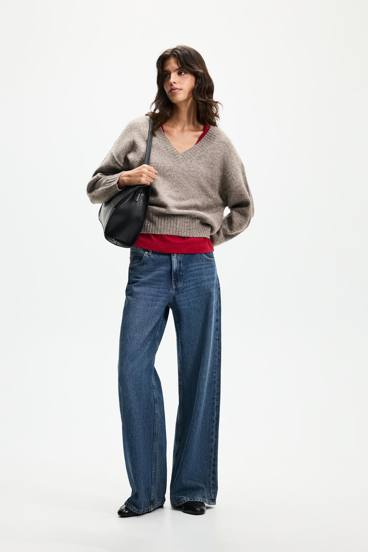 V-neck sweater — TAUPE GREY