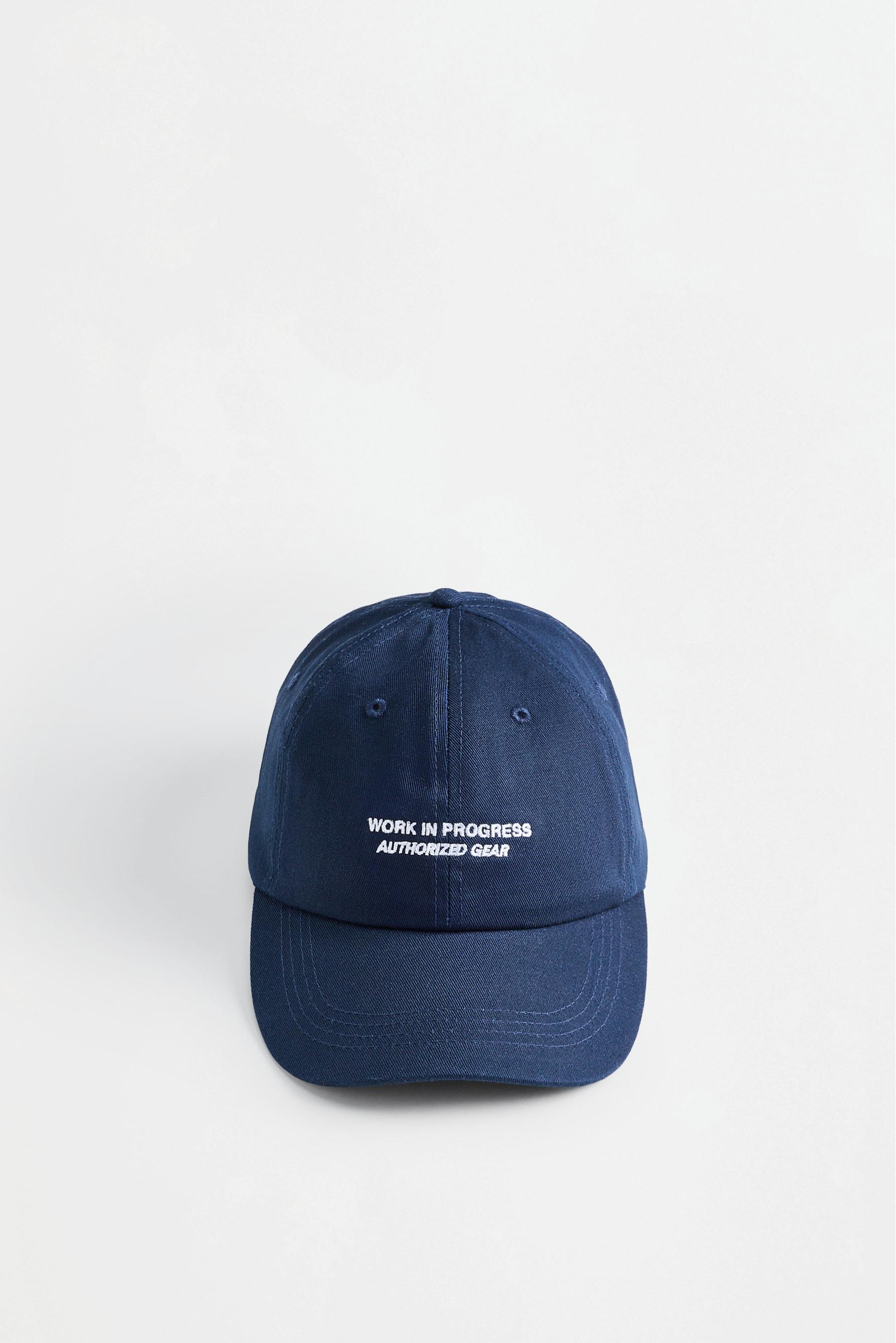Text embroidery cap — BLUE/WHITE