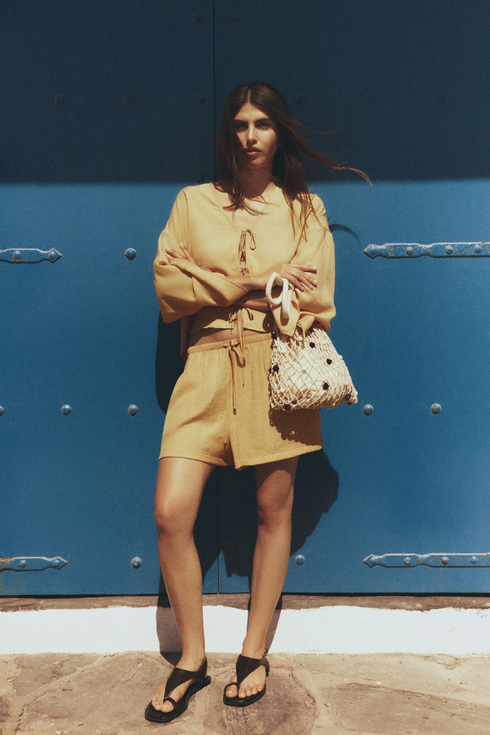 Textured shorts — YELLOW