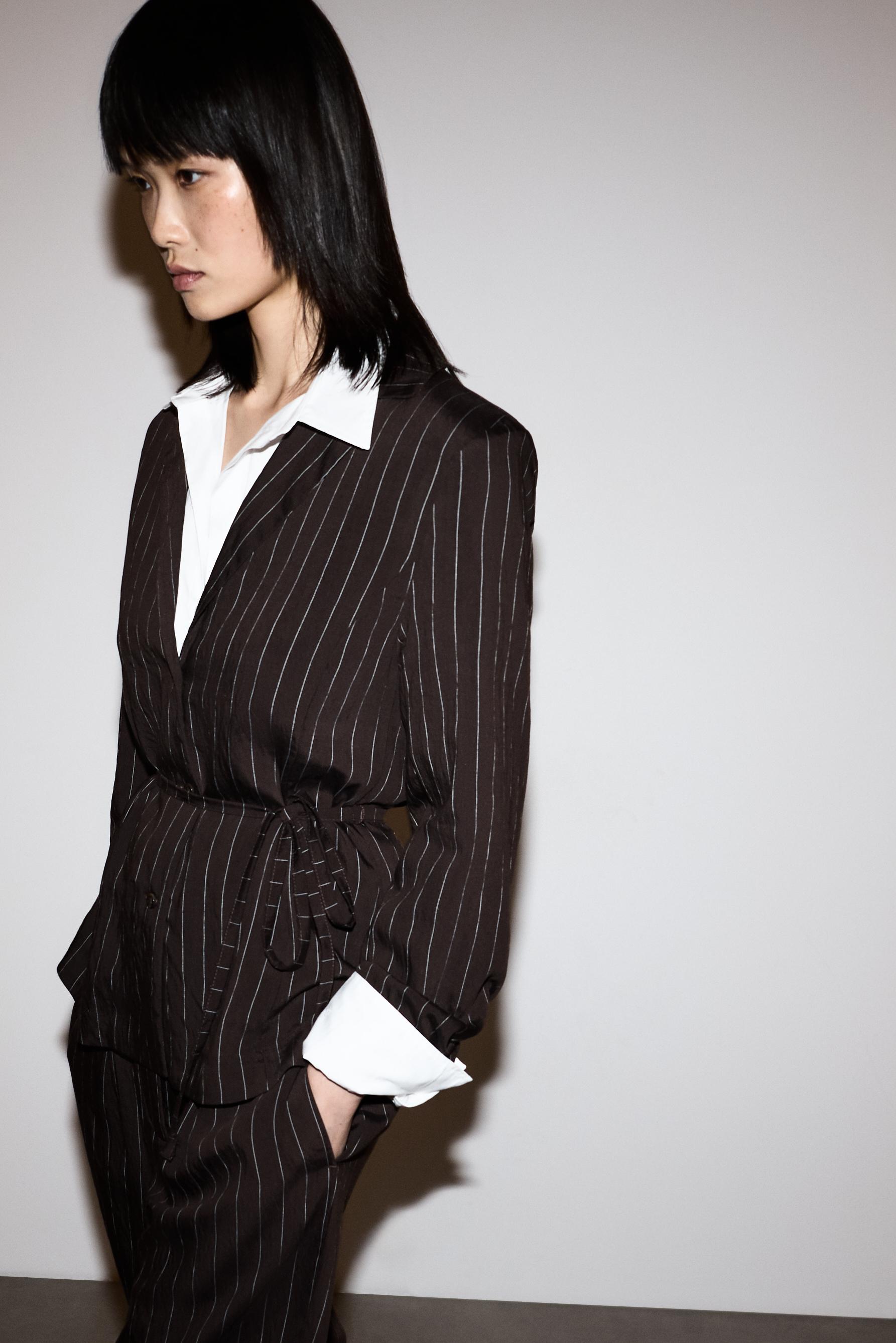 Striped blazer with tie — DARK BROWN