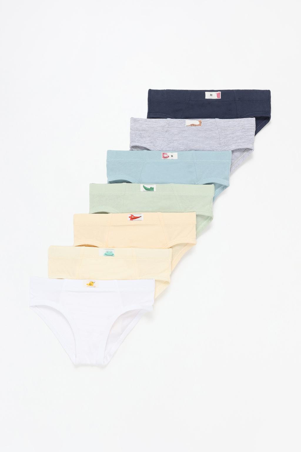 Pack of 7 briefs with labels