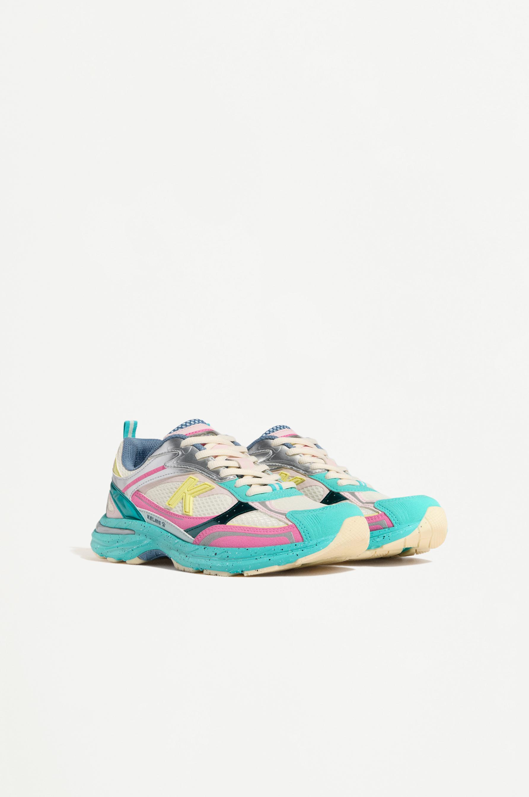 Kelme sports shoe — OTHERS