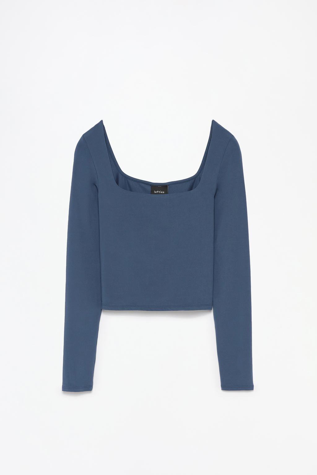 Top with square-cut neckline