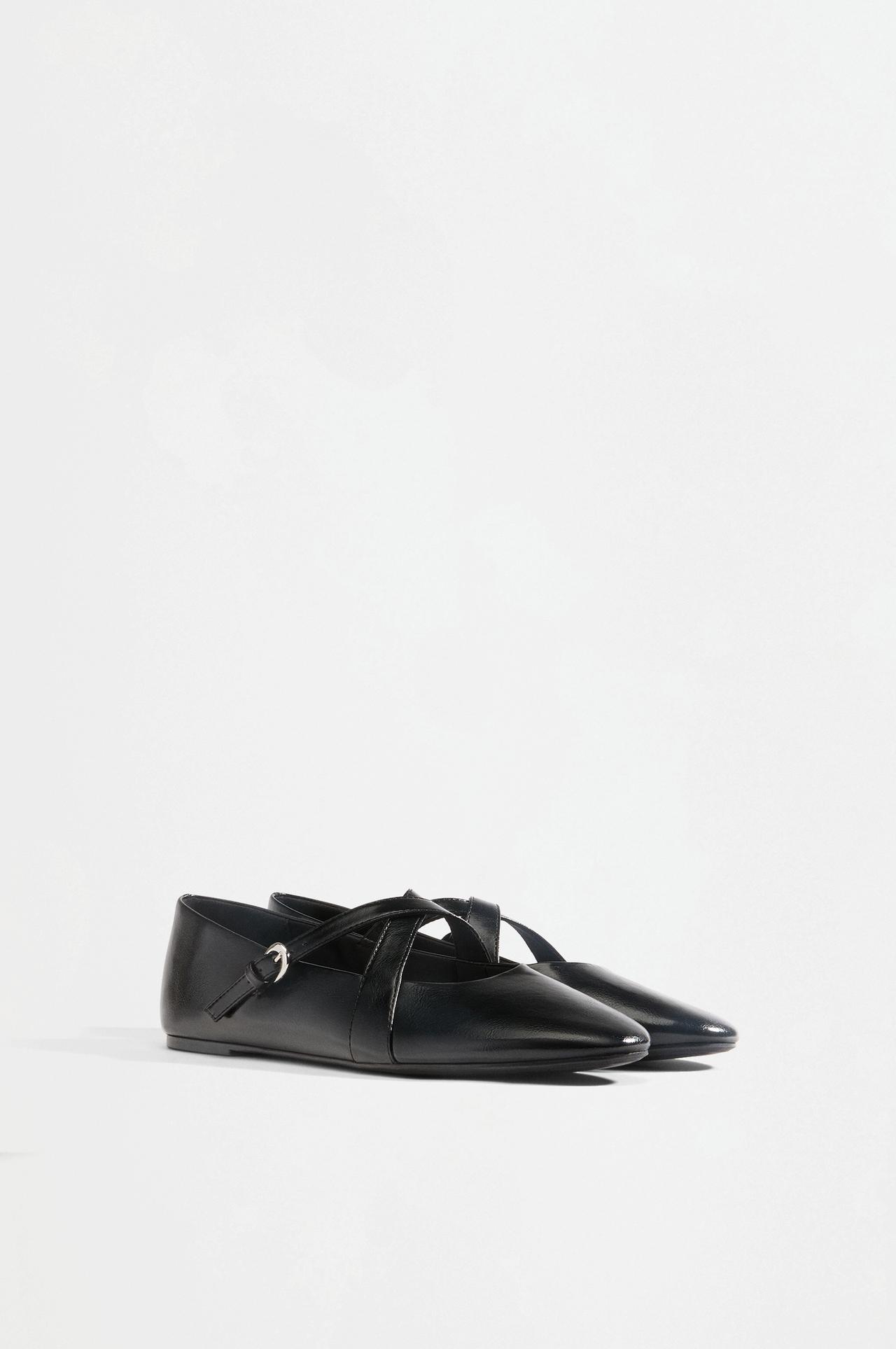 Double-strap ballet flats — BLACK