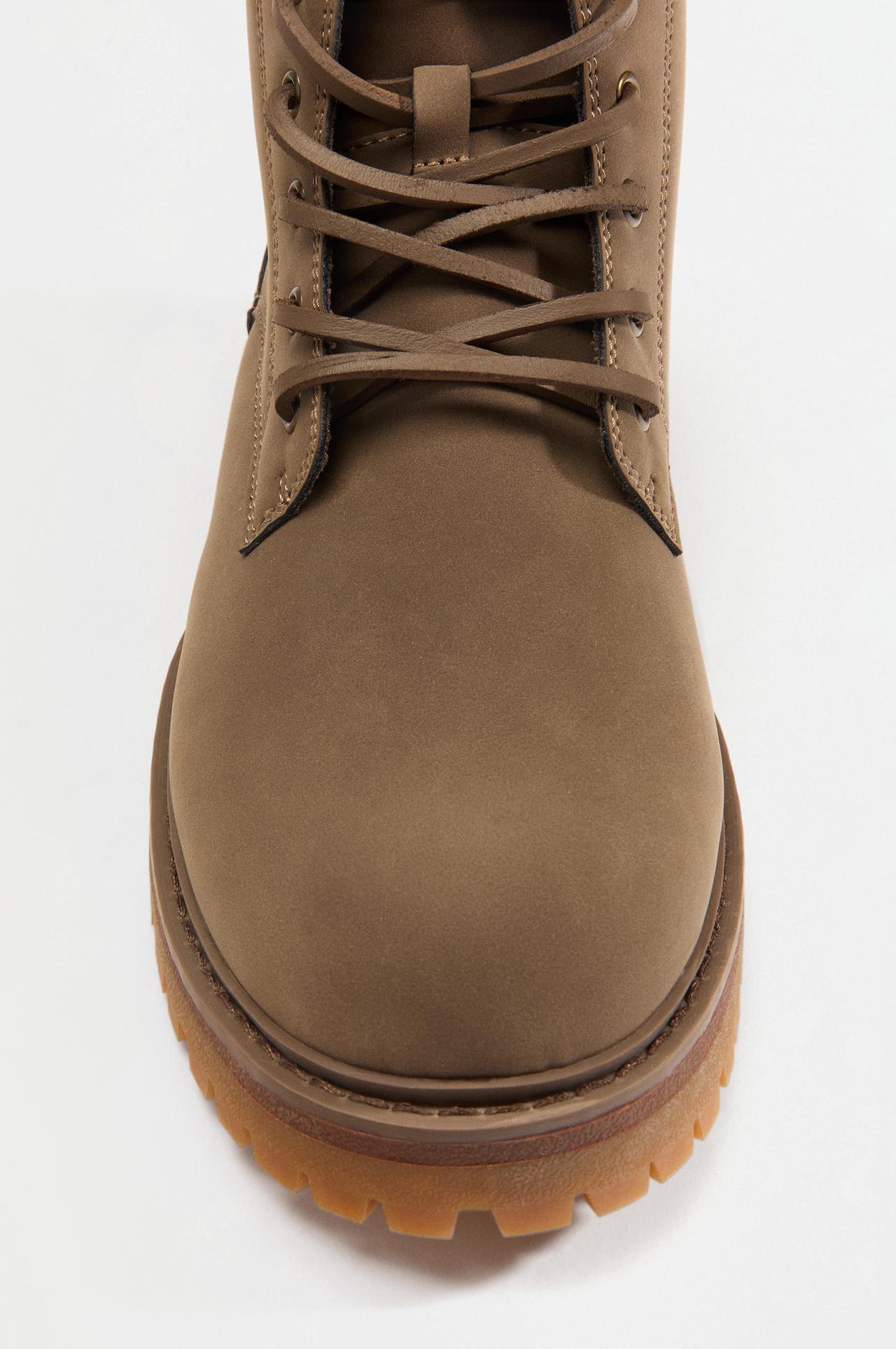 Trekking boots — BROWN