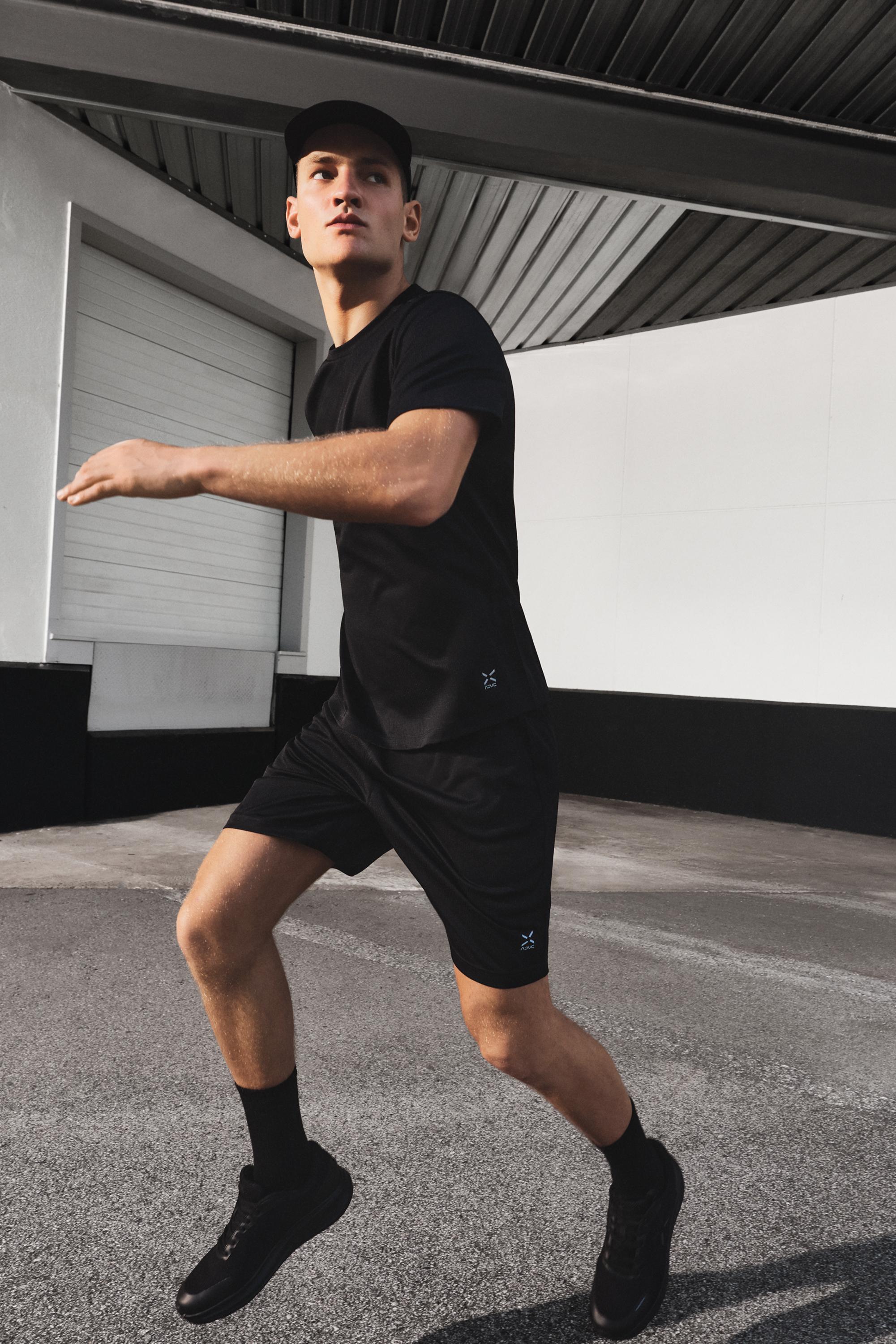 Gym sneakers — 1-800