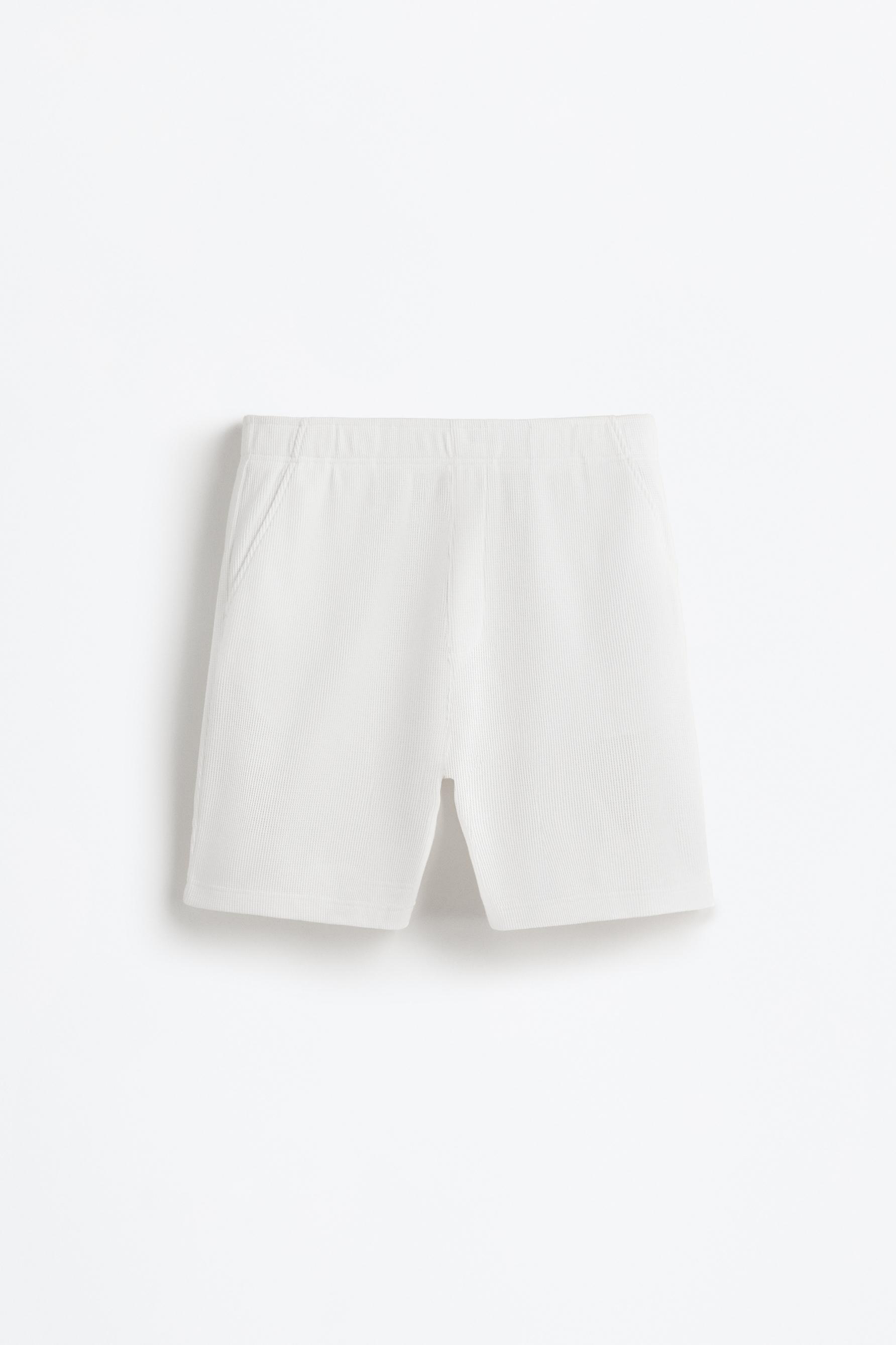 Waffle-knit textured Bermuda shorts — WHITE