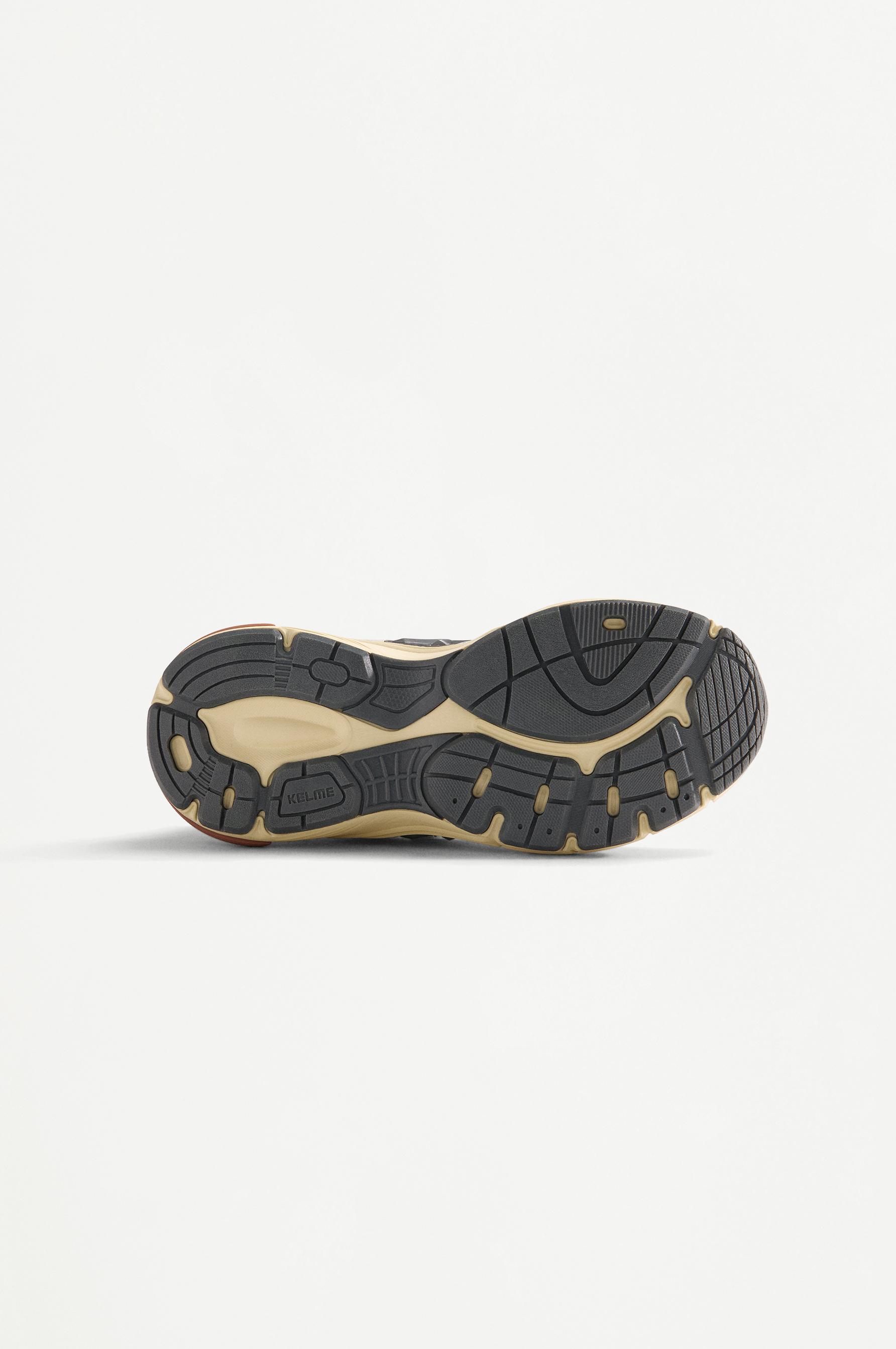 Kelme sports shoes — BROWN