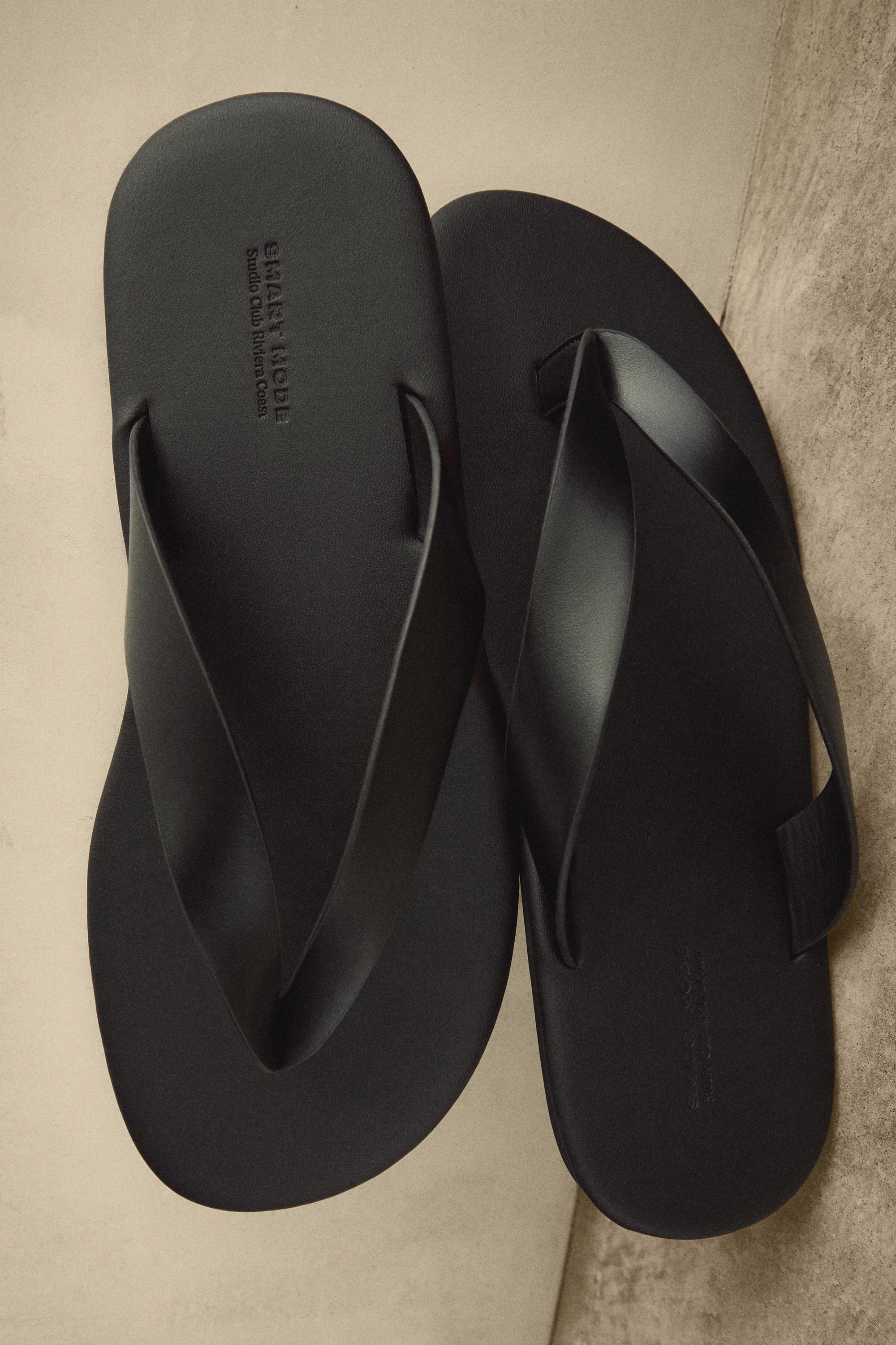 Strap sandals — BLACK