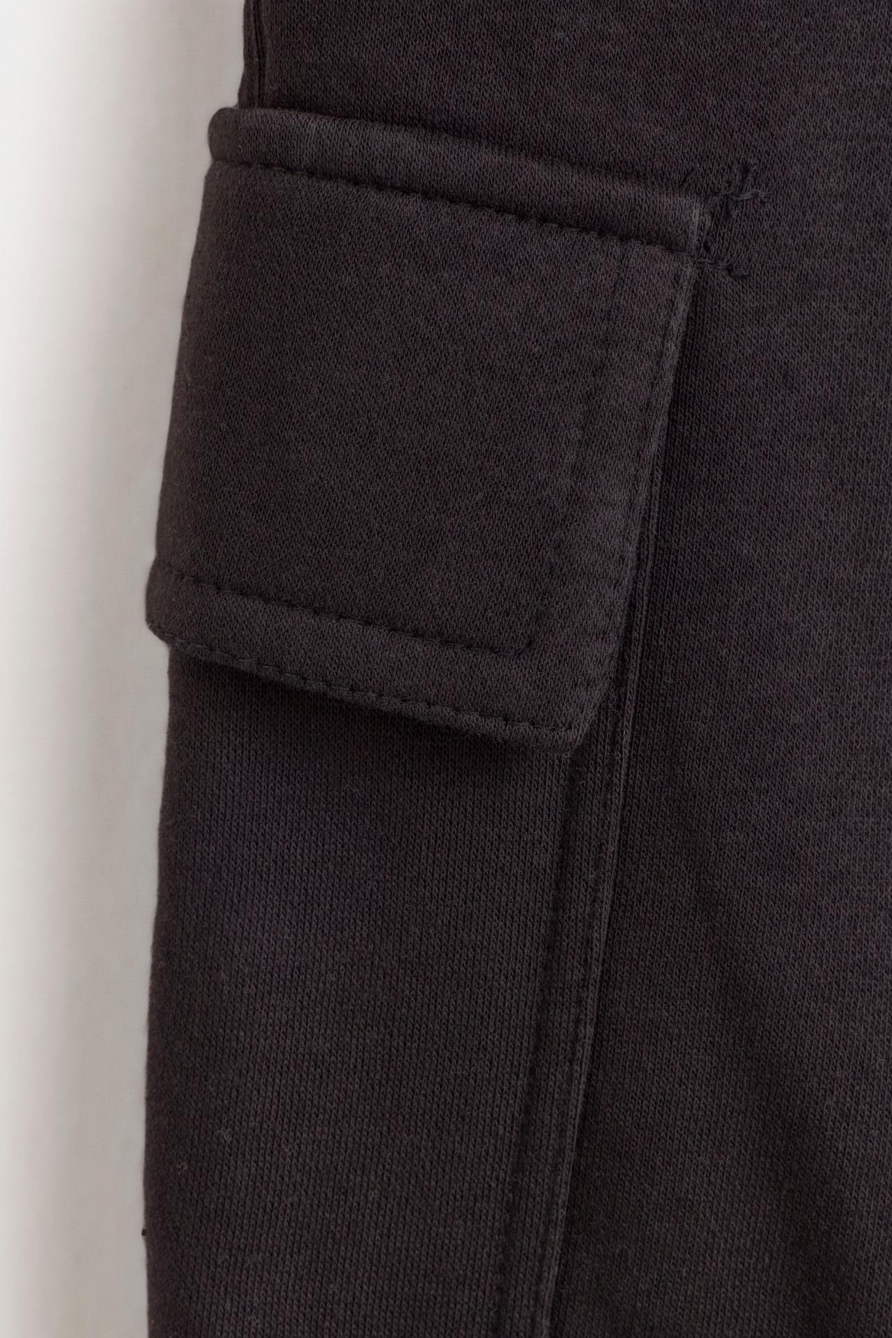 Plush barrel-leg cargo pants — BLACK