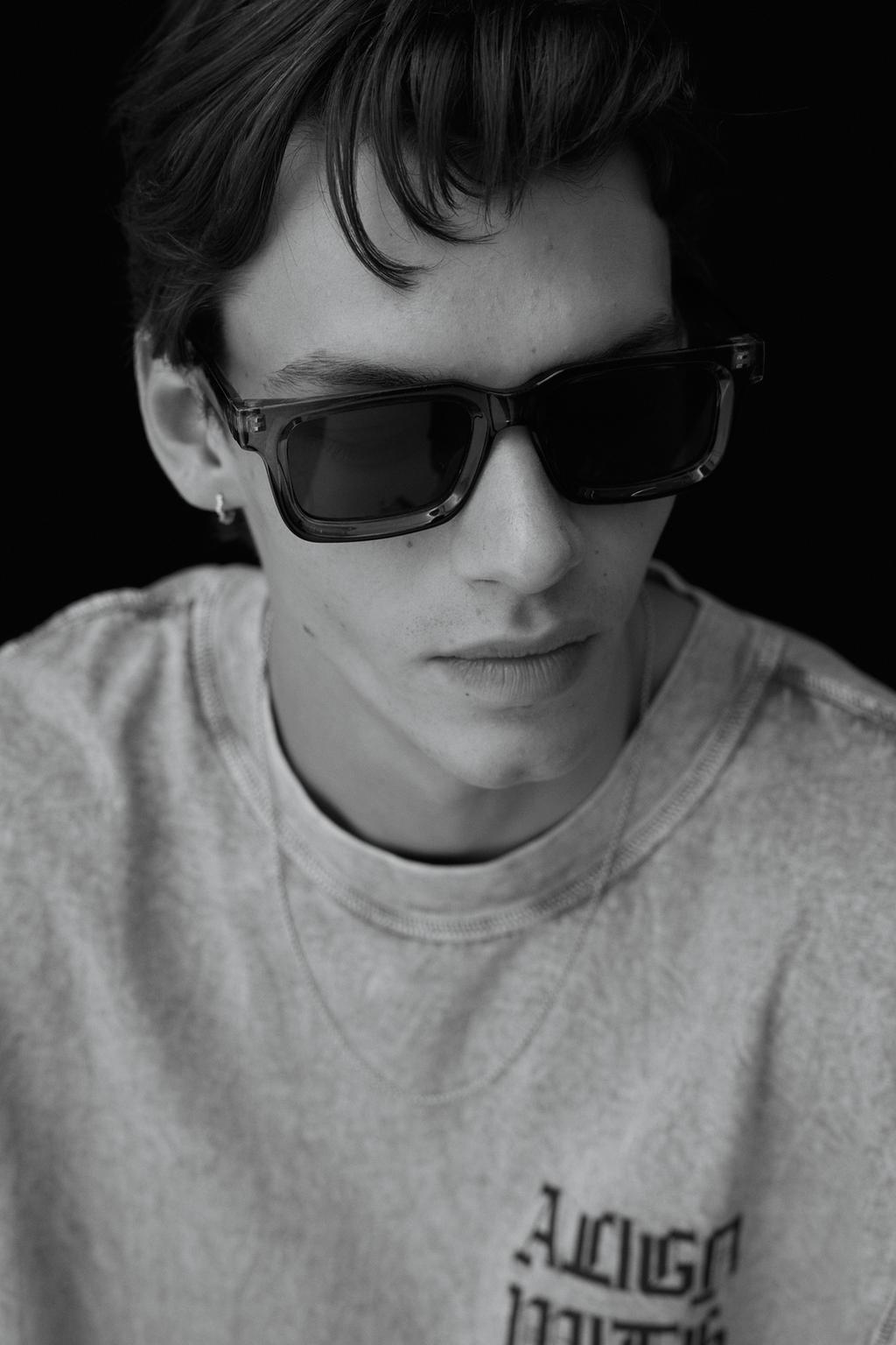 Rectangular sunglasses