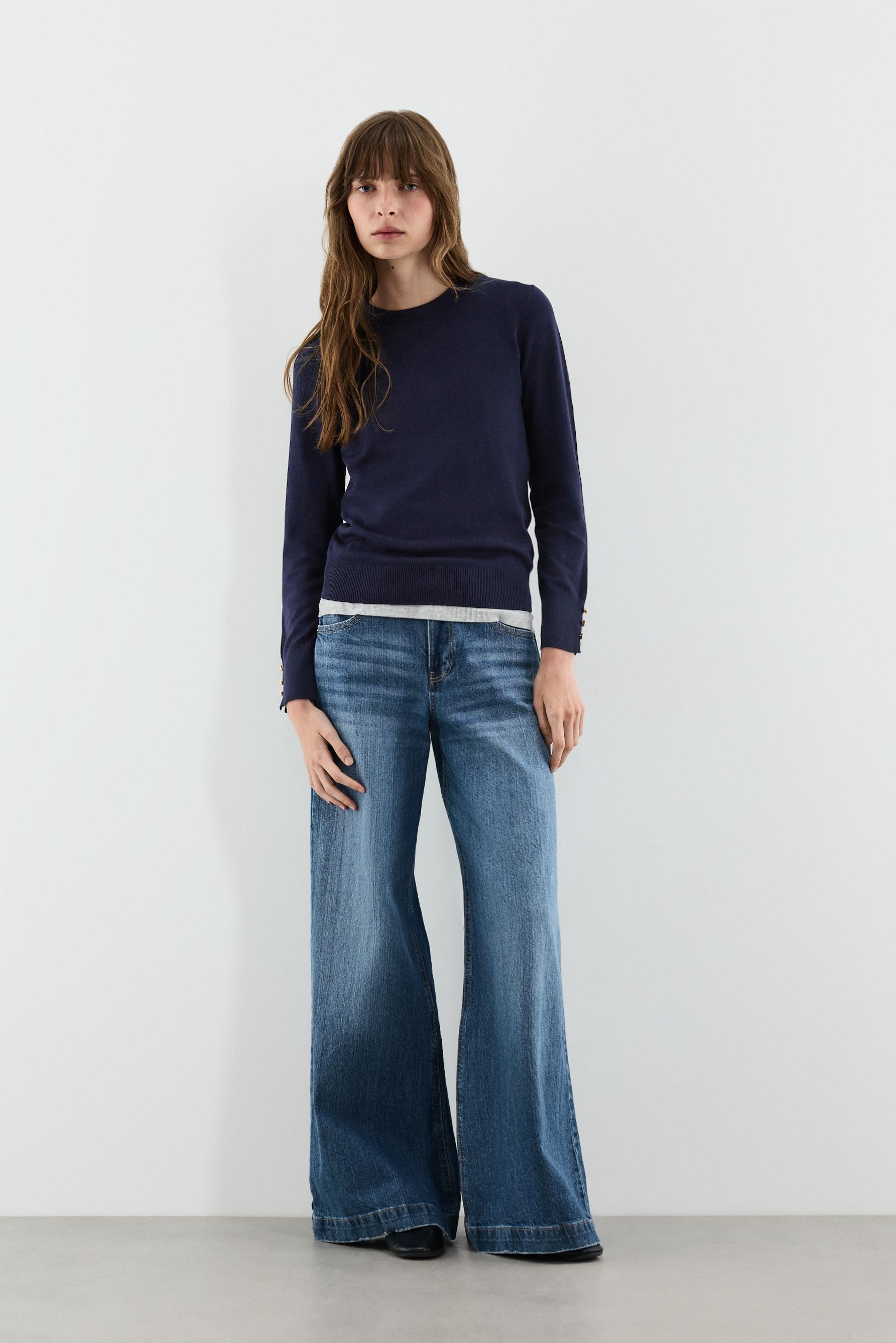 Basic gold button sweater — ELECTRIC BLUE