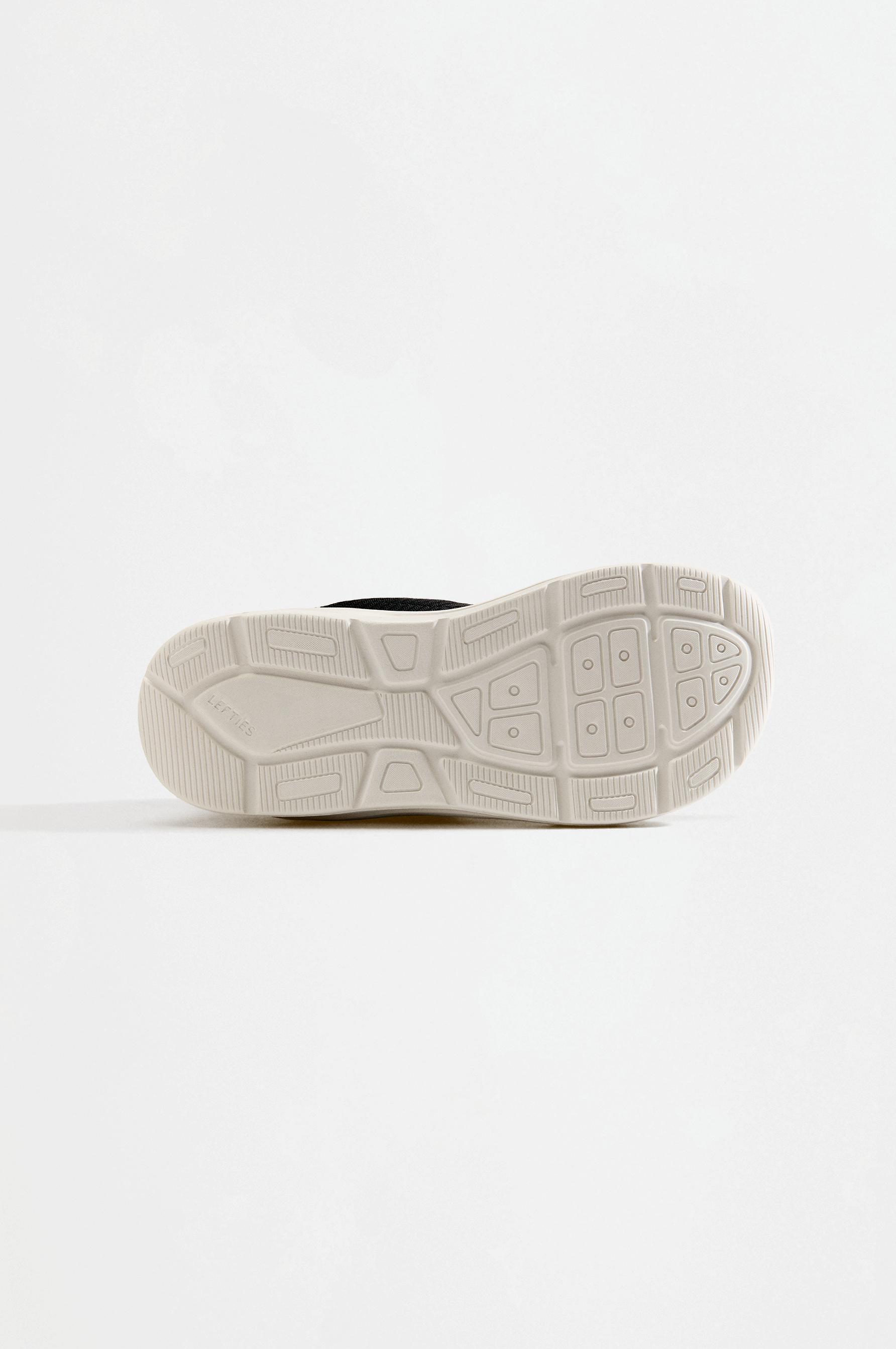Barefoot sneakers — BLACK