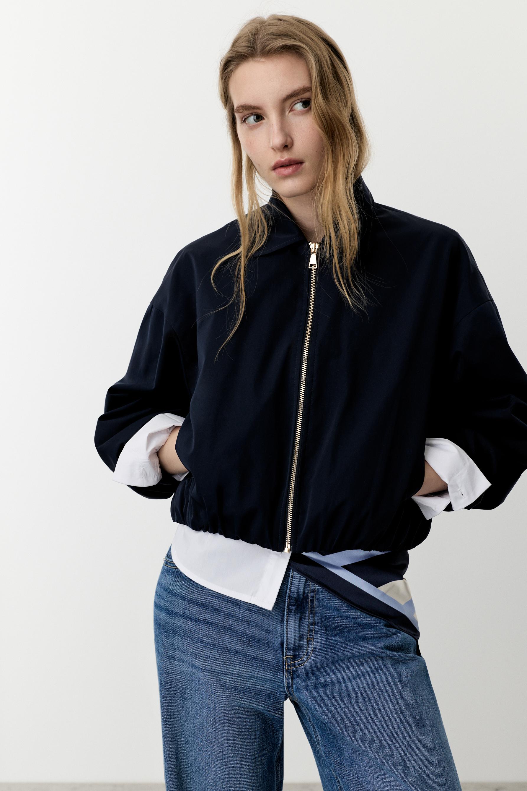 Chaqueta cropped abullonada