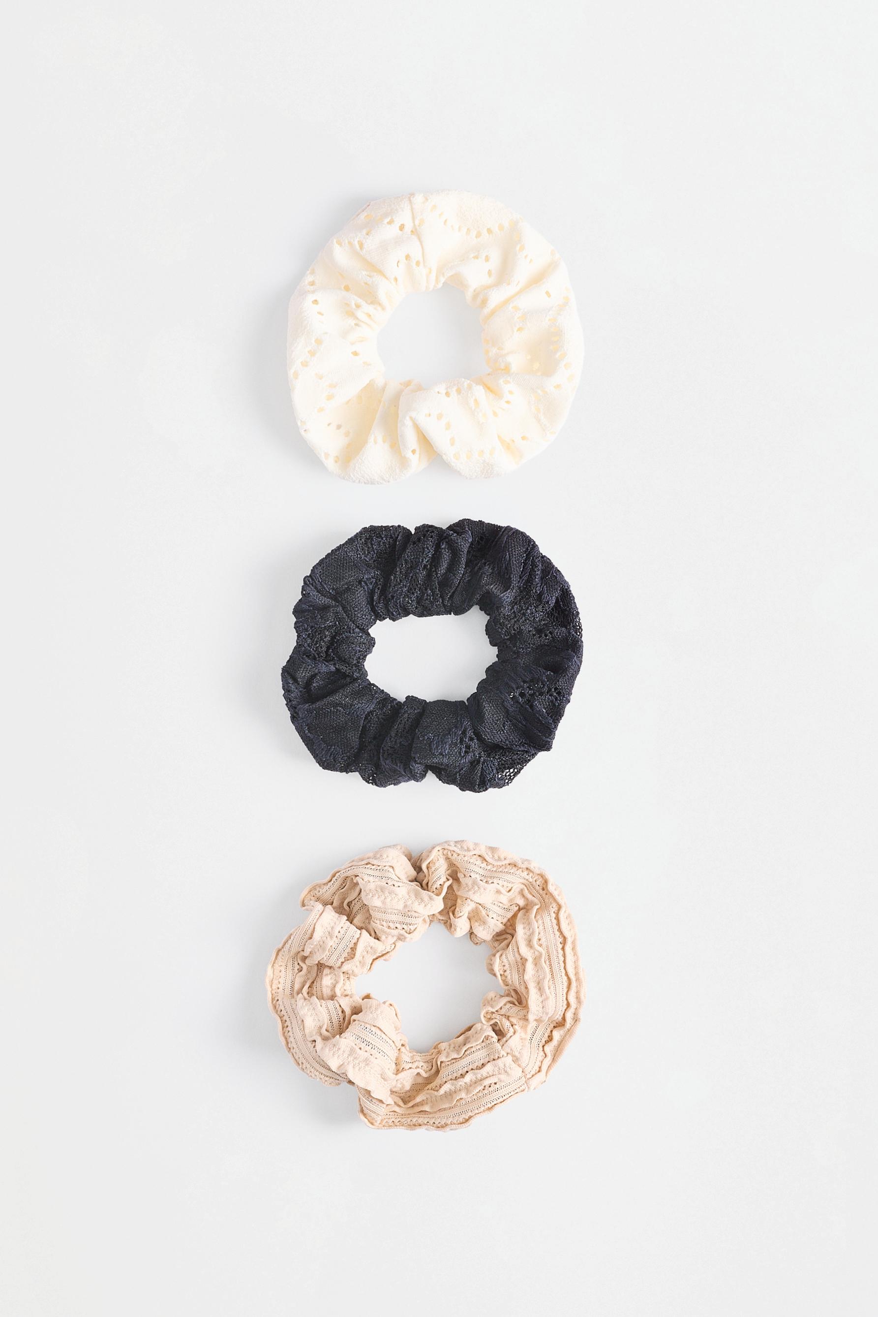 Medium scrunchies (3-pack) — ECRU