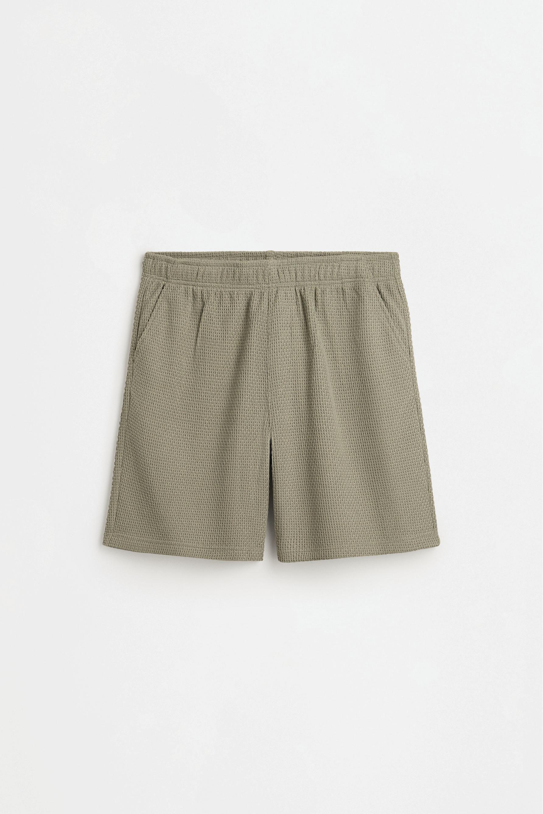 Waffle-textured Bermuda shorts — PALE GREEN