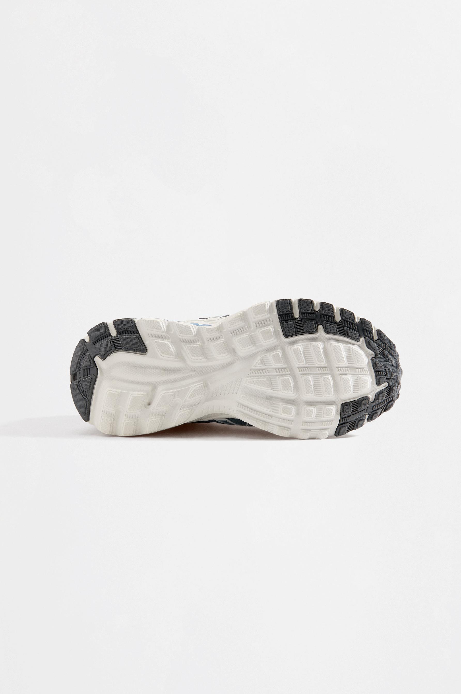Kelme Multi-Piece Trainers — BLUE