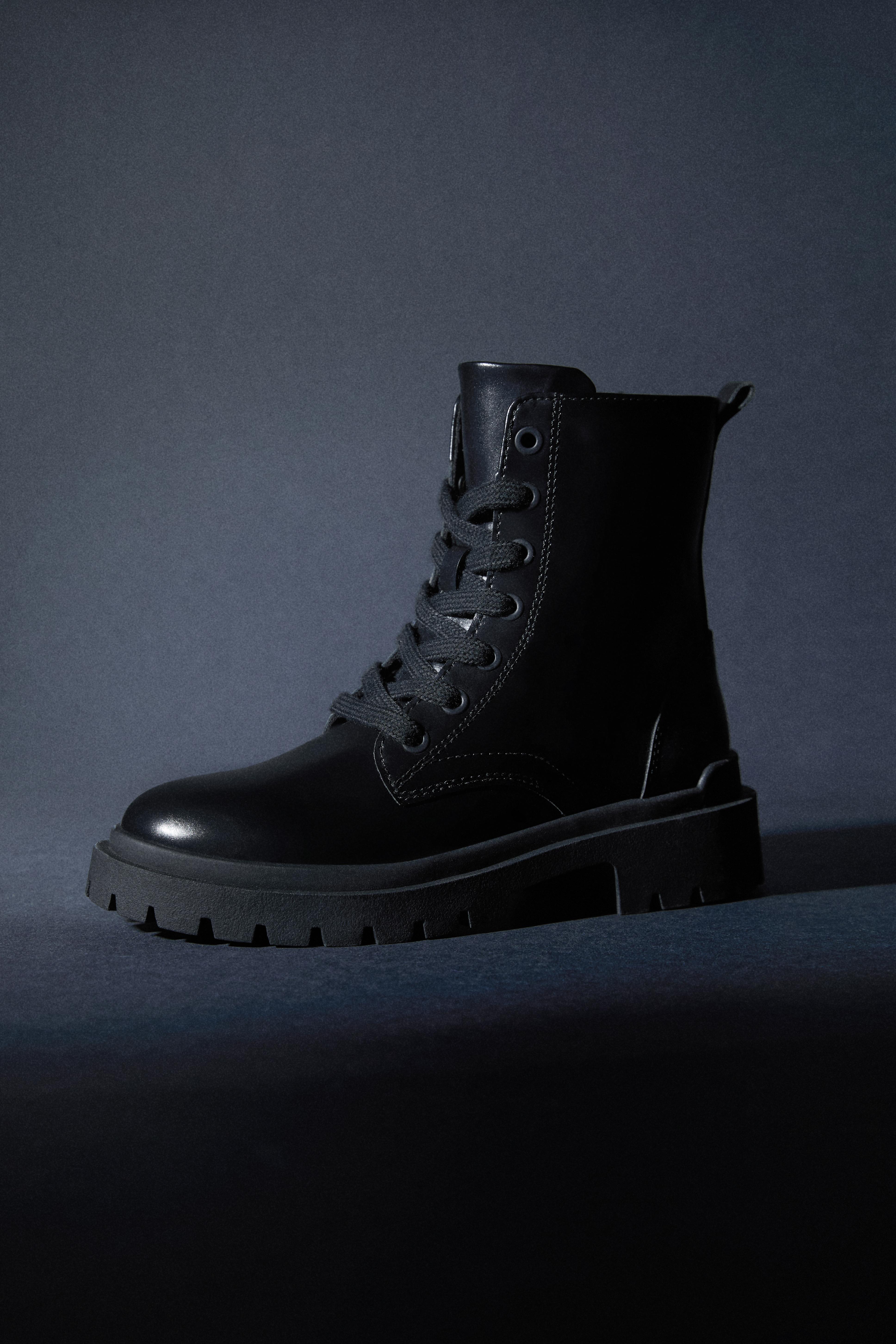Lace-up boot — BLACK