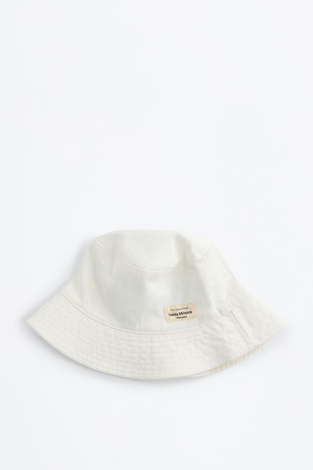 Plain bucket hat