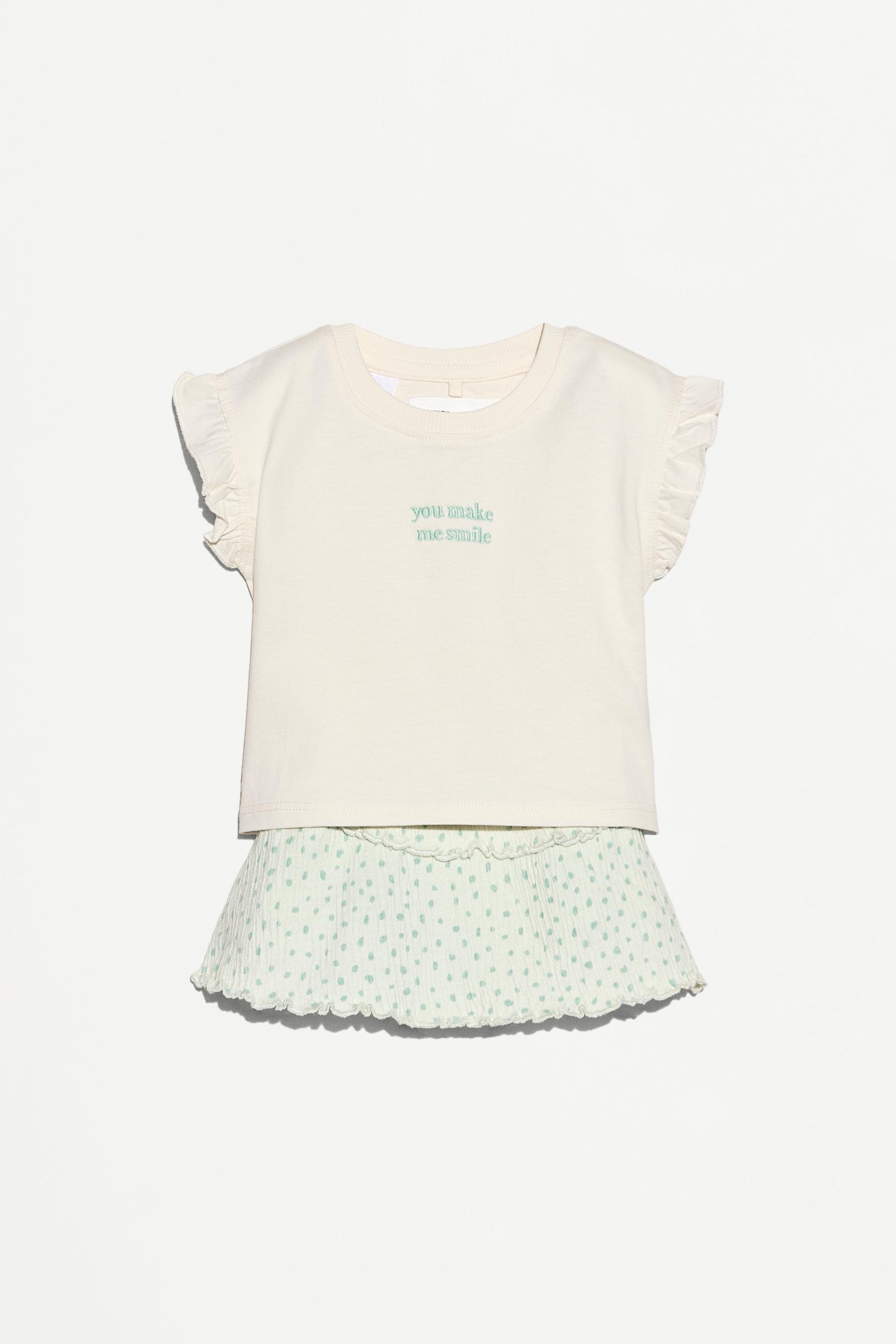 Set de camiseta y falda volantes