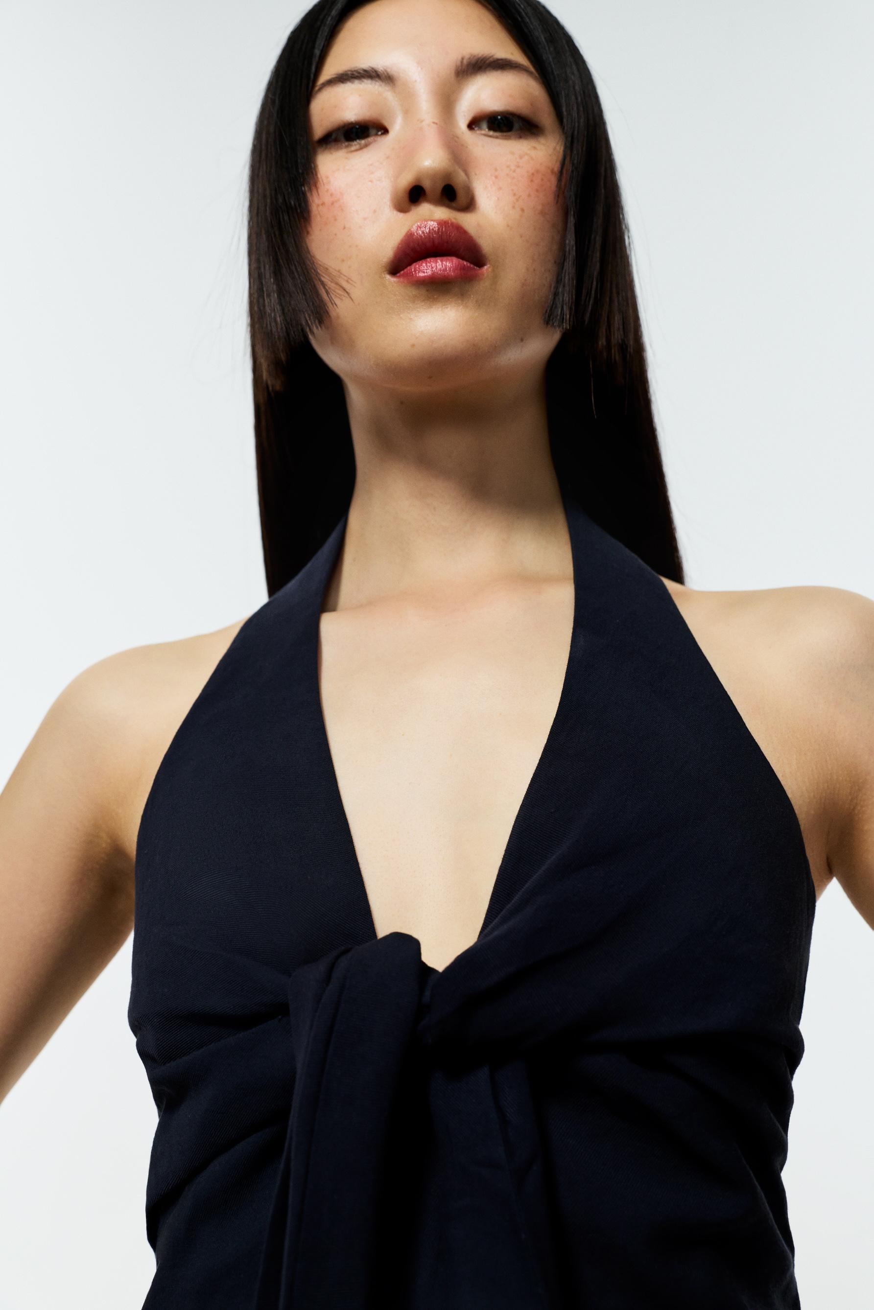 Halter top with front knot — NAVY BLUE