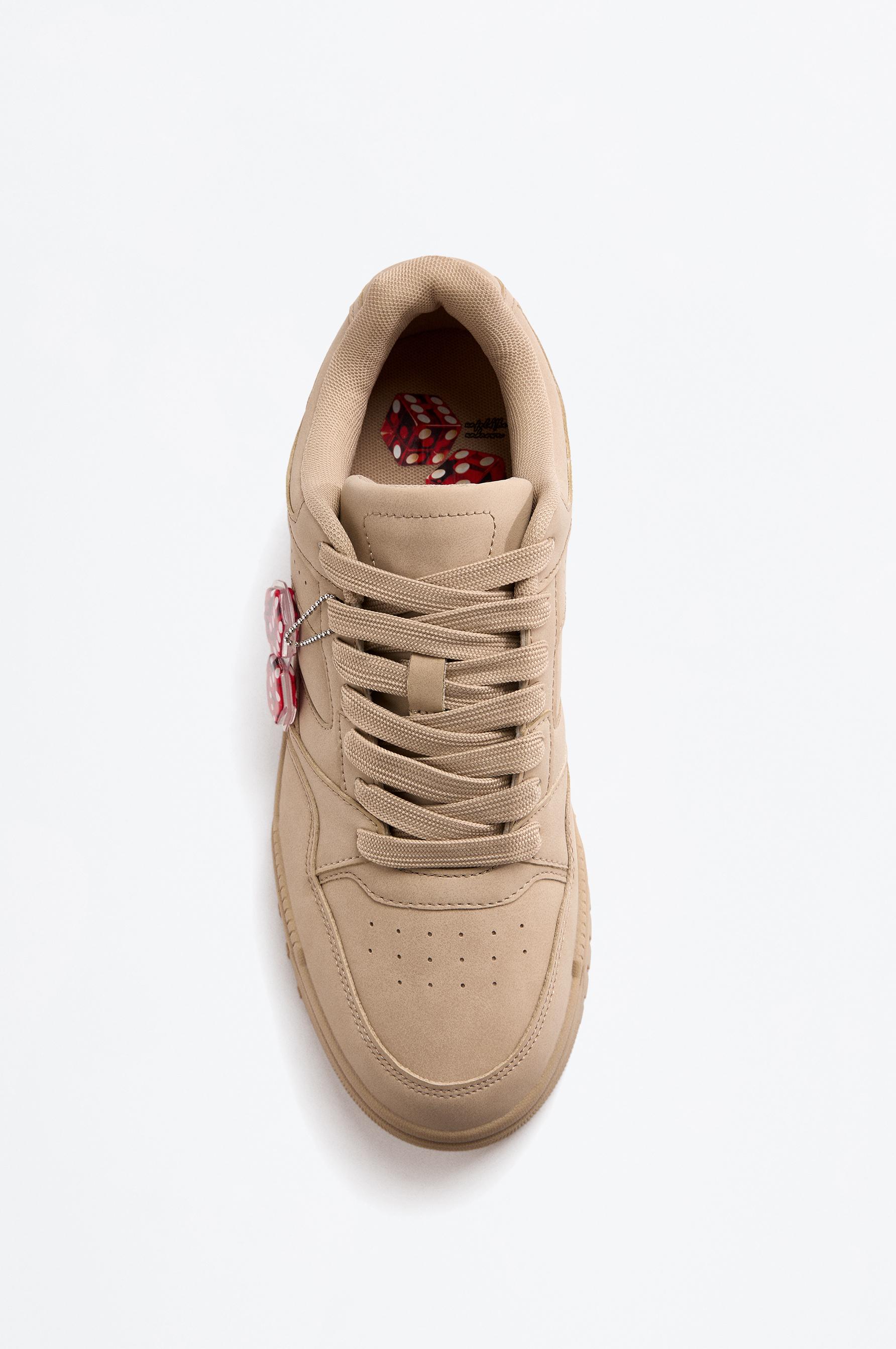 Retro sneaker with dice detail — BEIGE