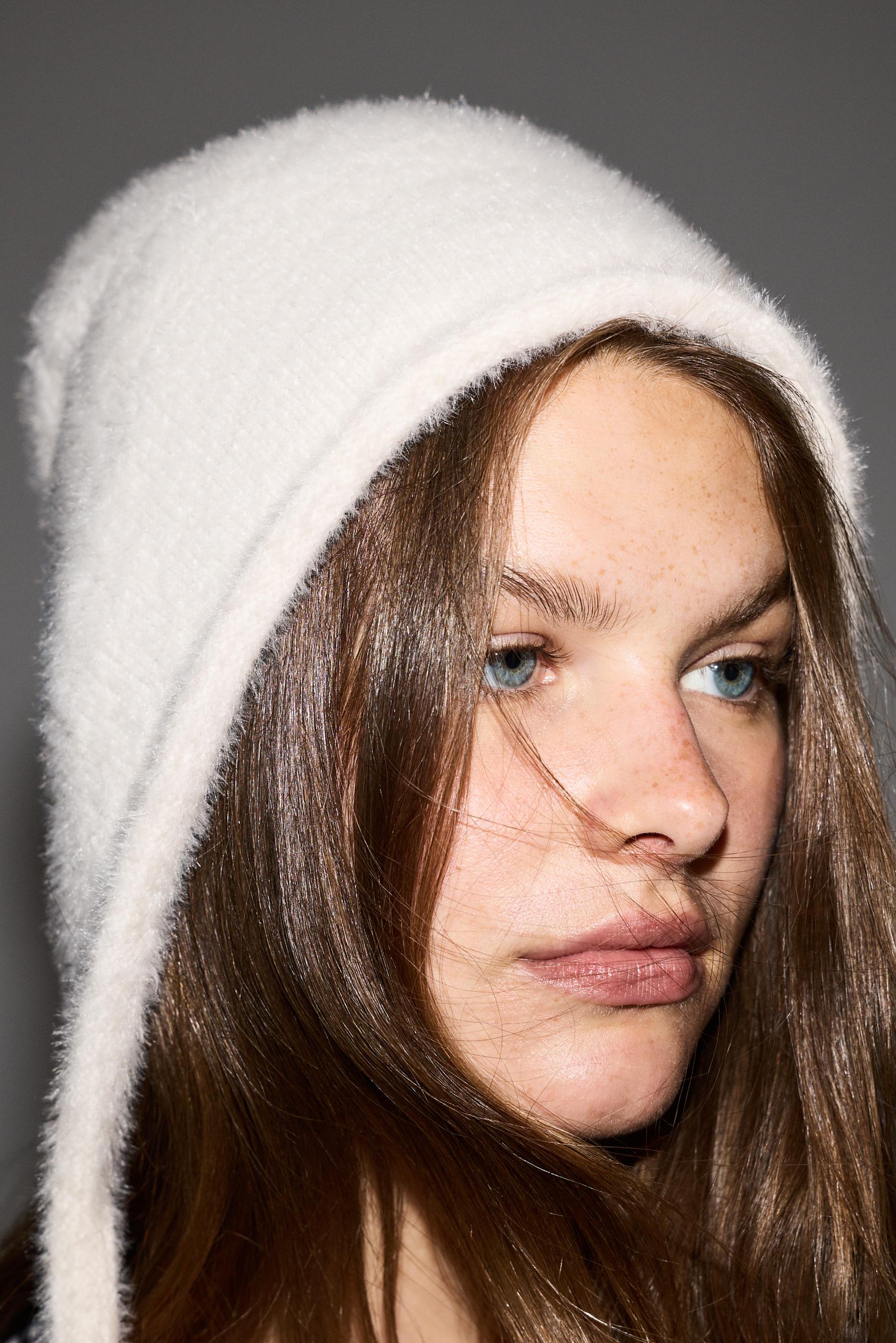 Knit bonnet — ECRU