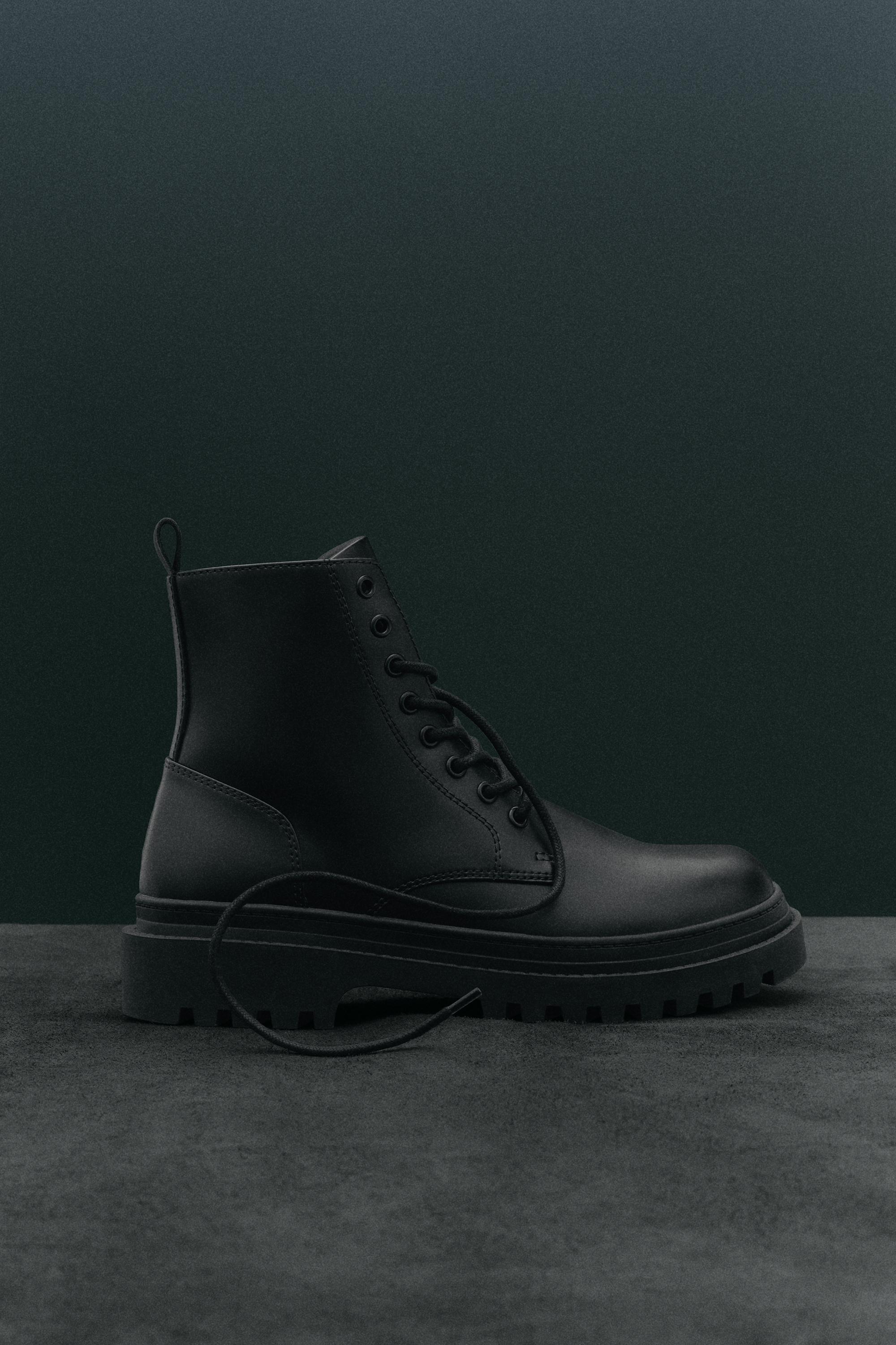 Lace-up boot — BLACK