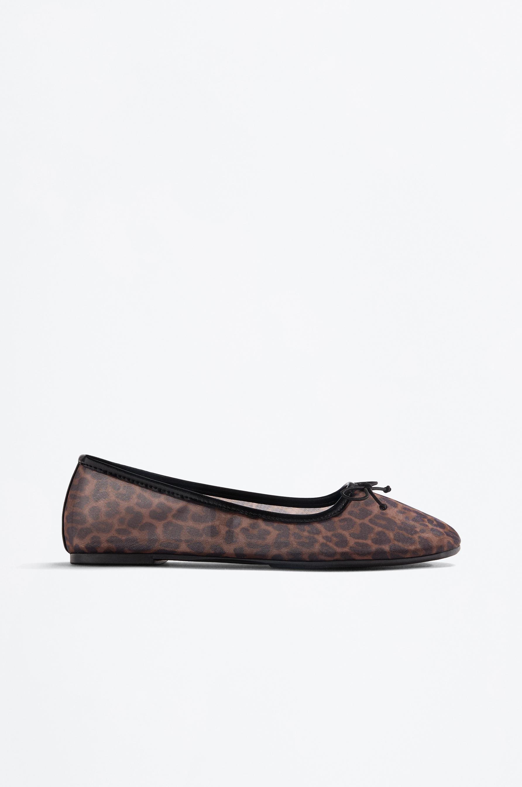 Animal print ballet flats — LEOPARD