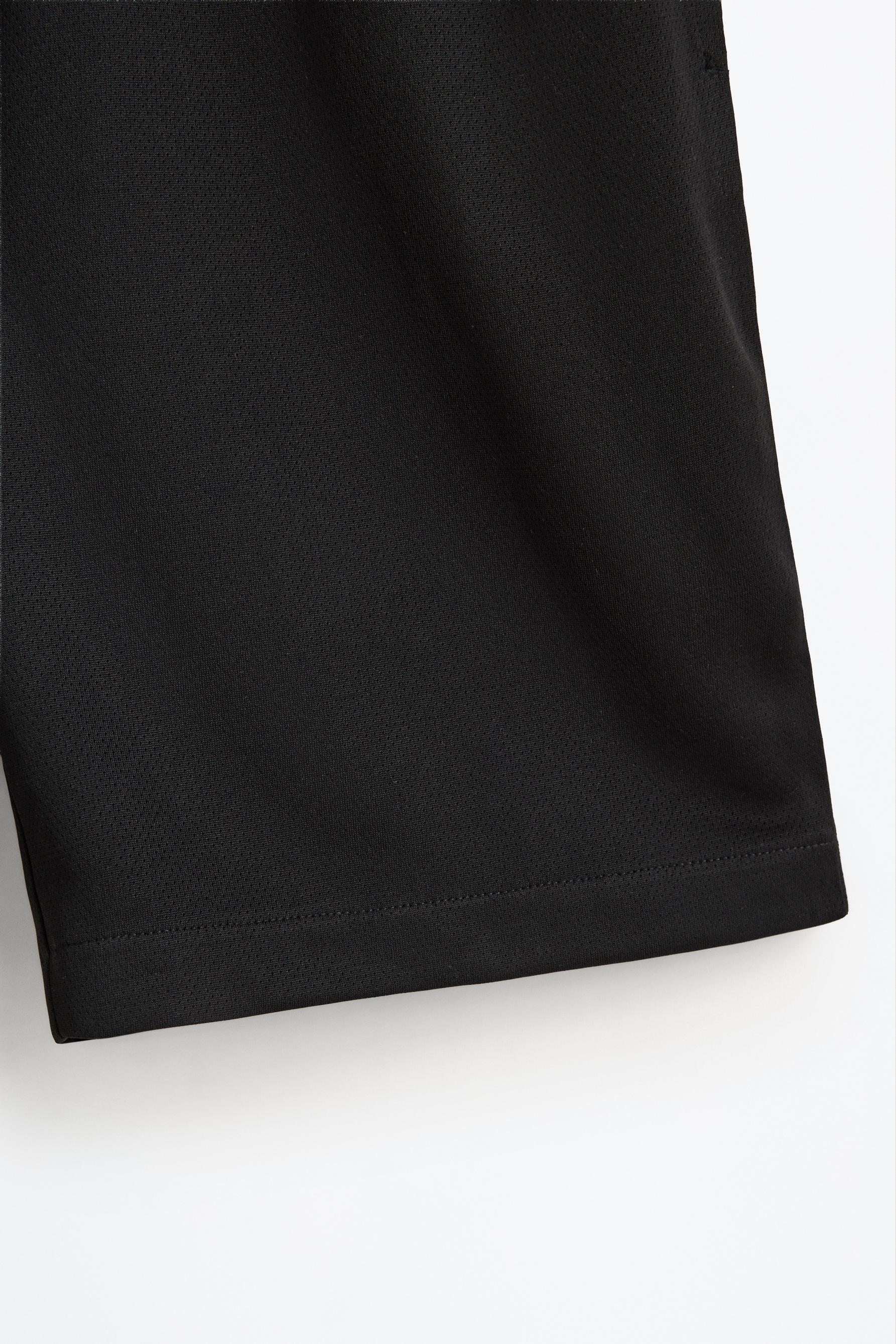 Bermuda sports shorts — BLACK