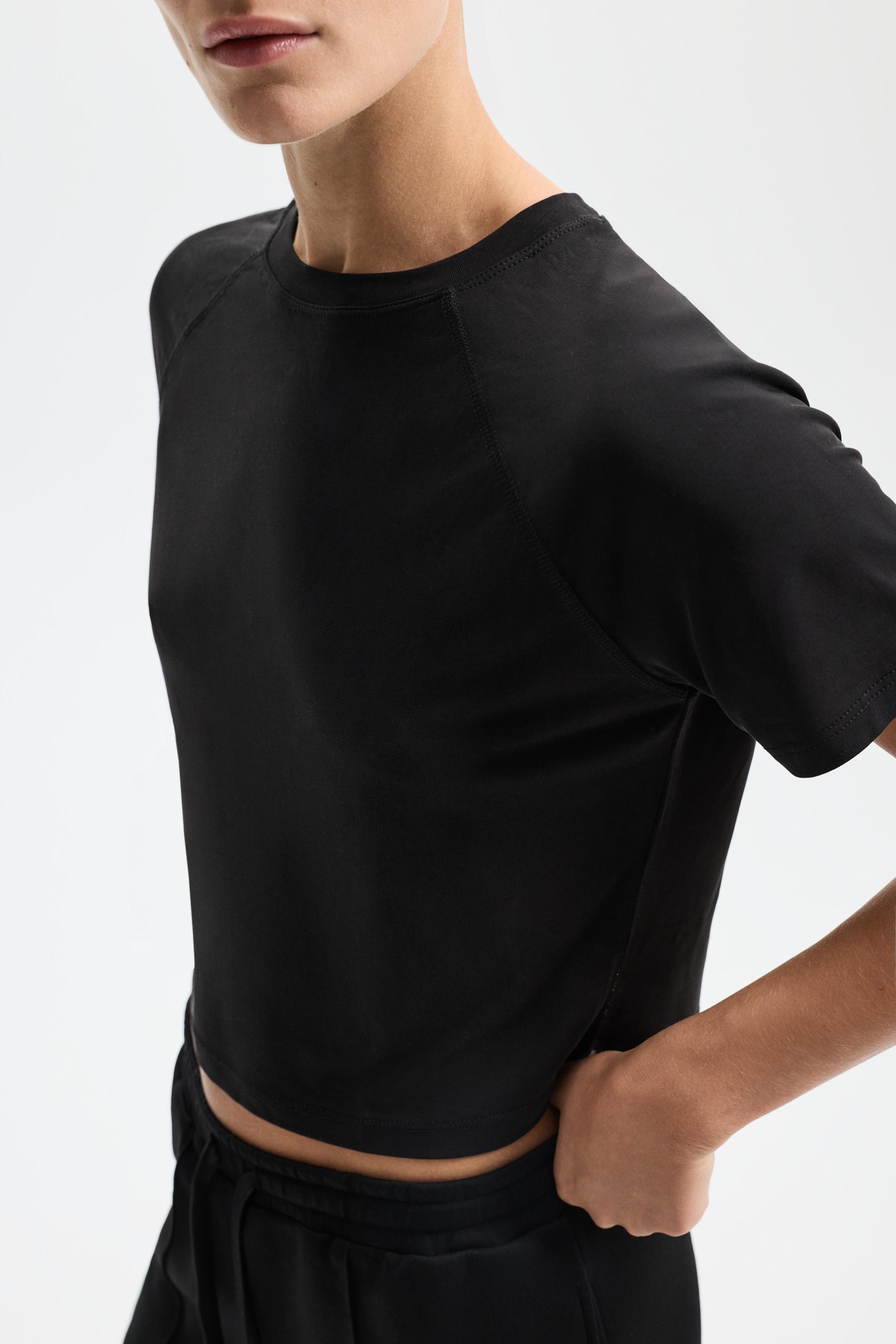 Cropped flowing T-shirt — BLACK