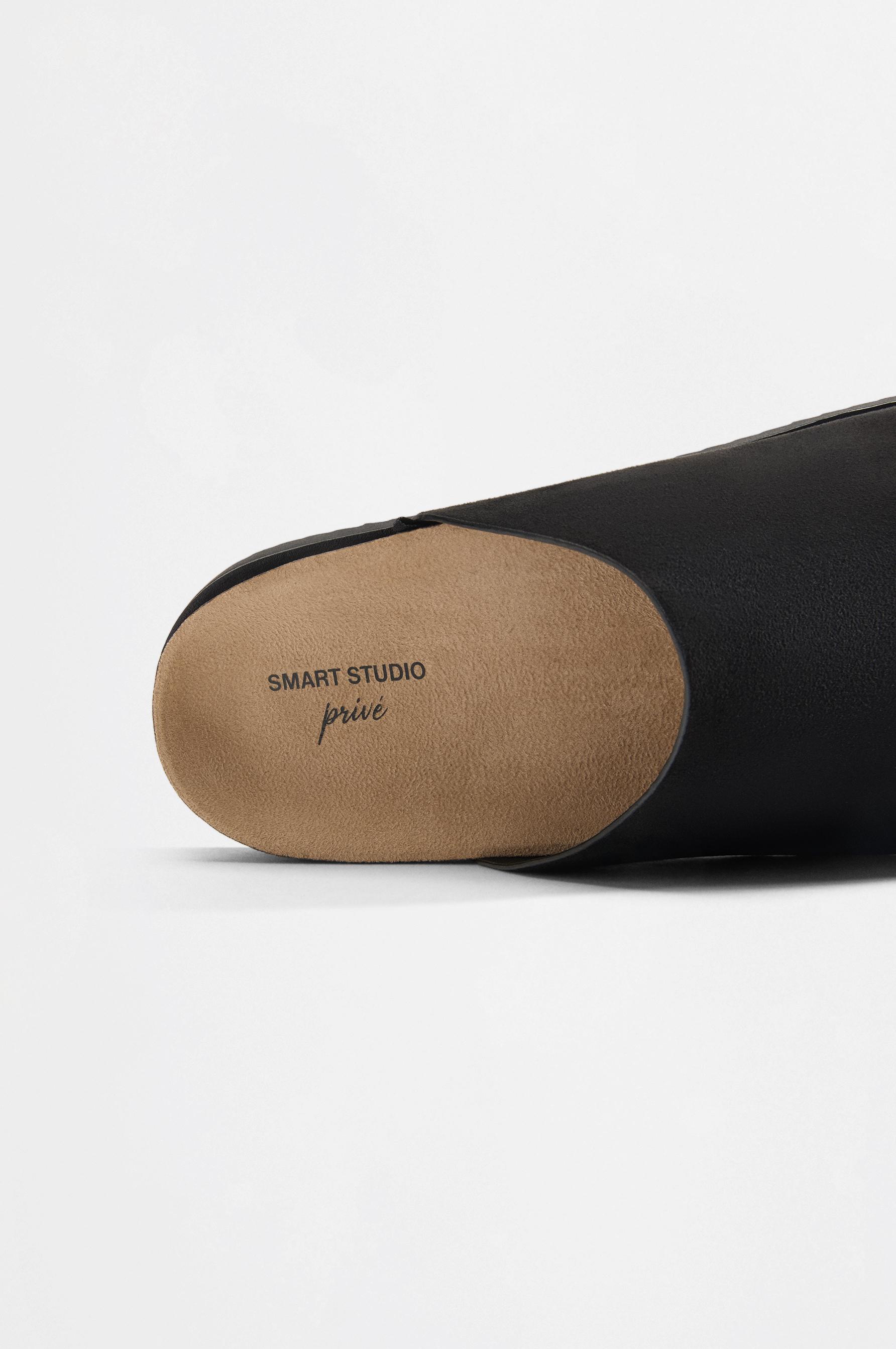 Dress clogs — BLACK