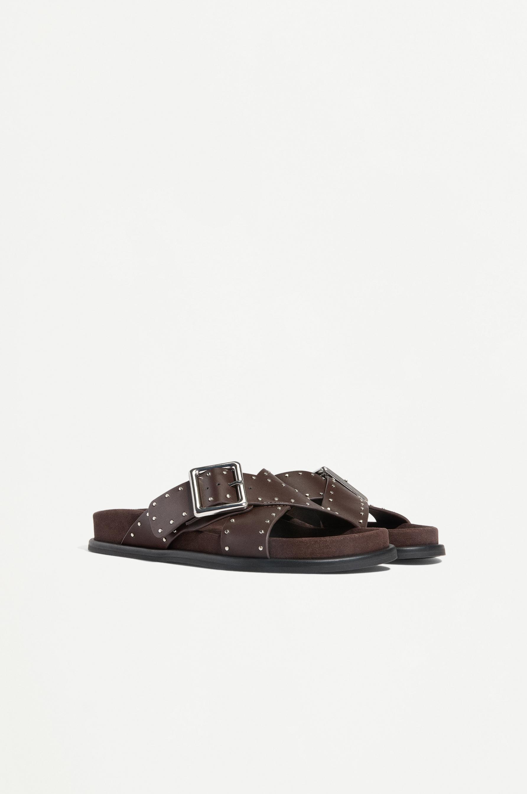 Studded flat slider sandals — BROWN