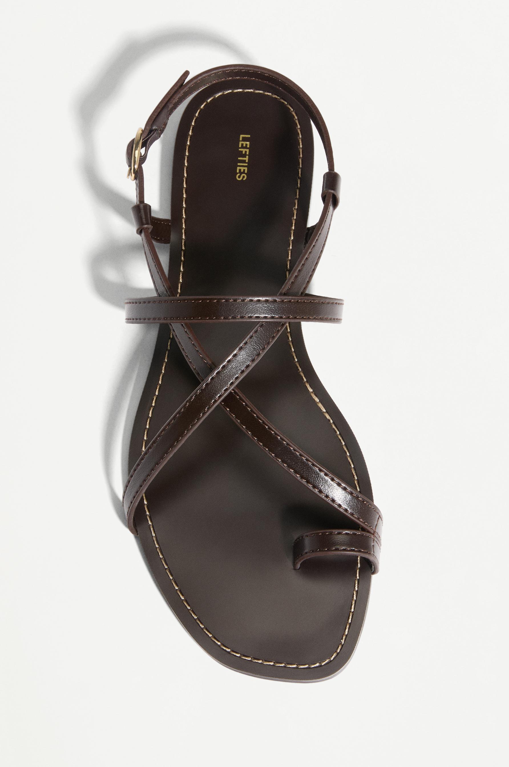 Strap flat sandals — BROWN