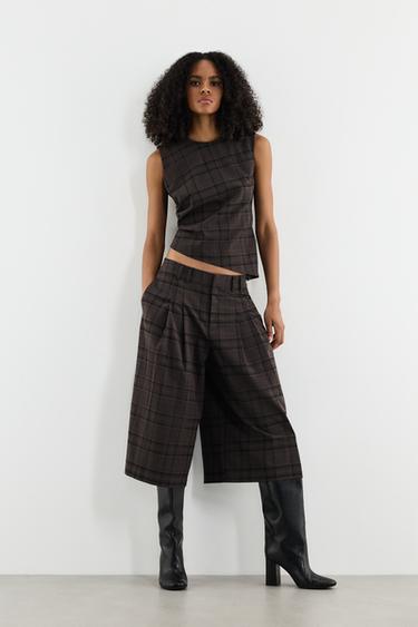 Pleated high-waist suede Bermuda shorts — GREY TONES 2