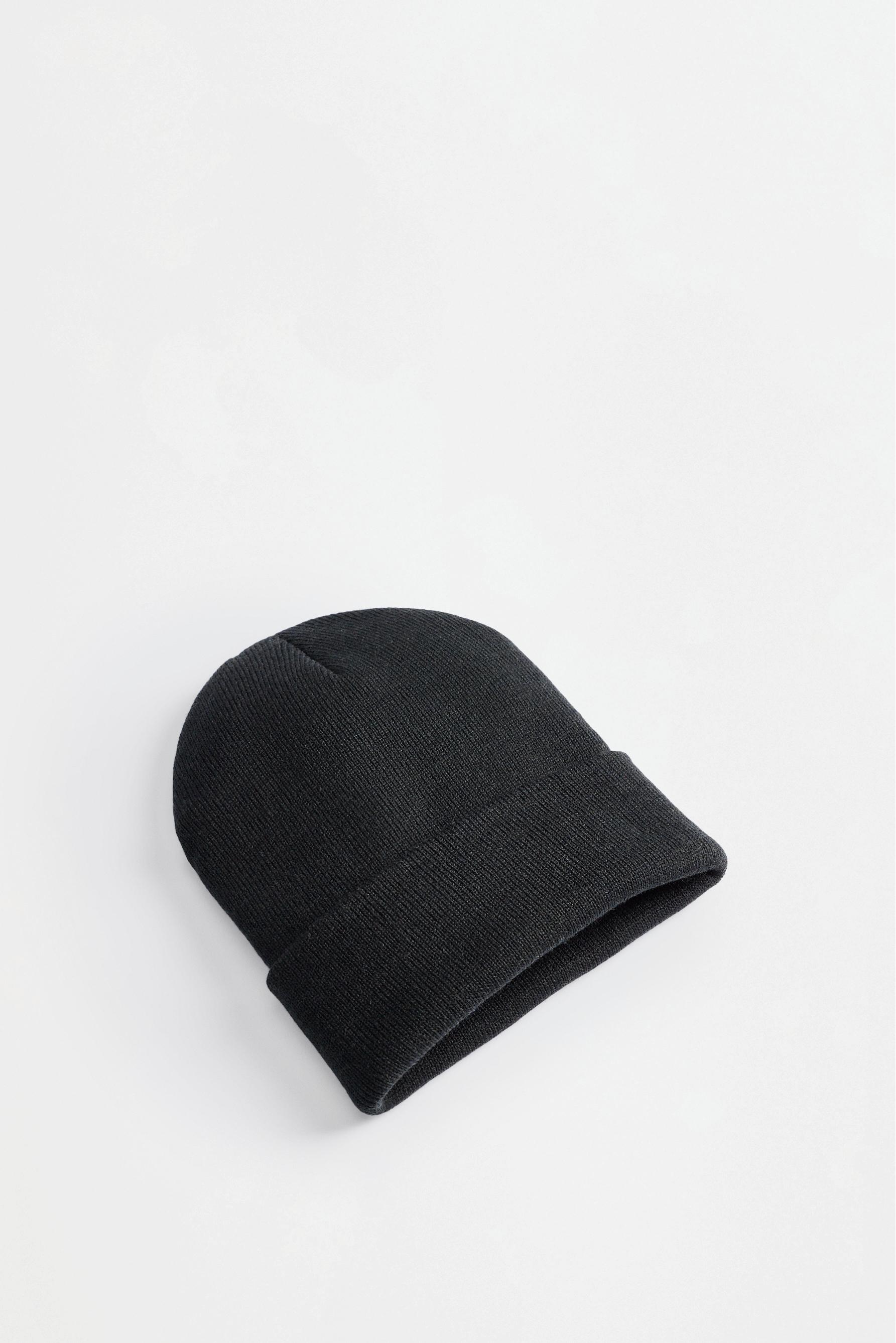 Basic beanie — BLACK