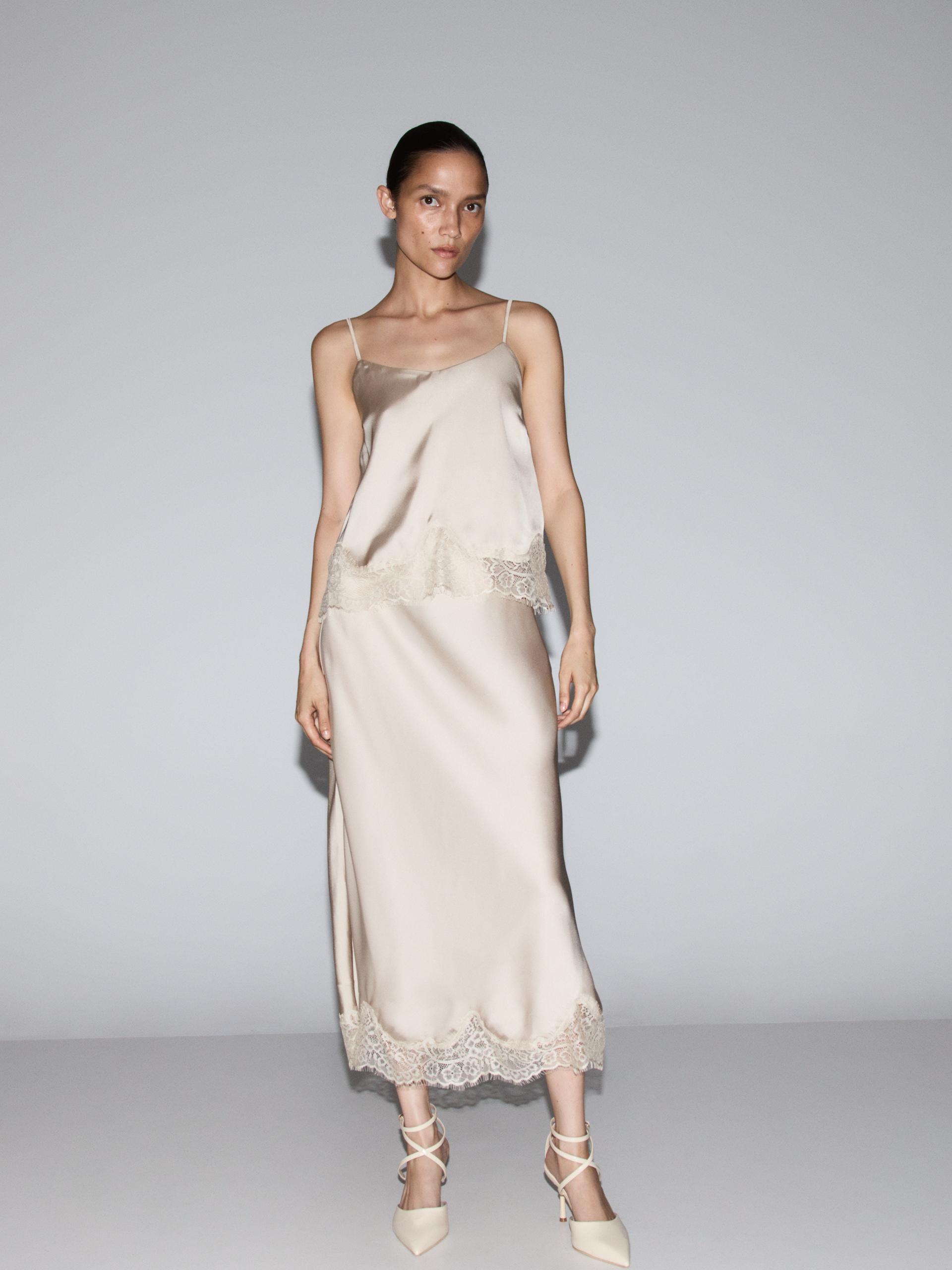 Falda satinada encaje