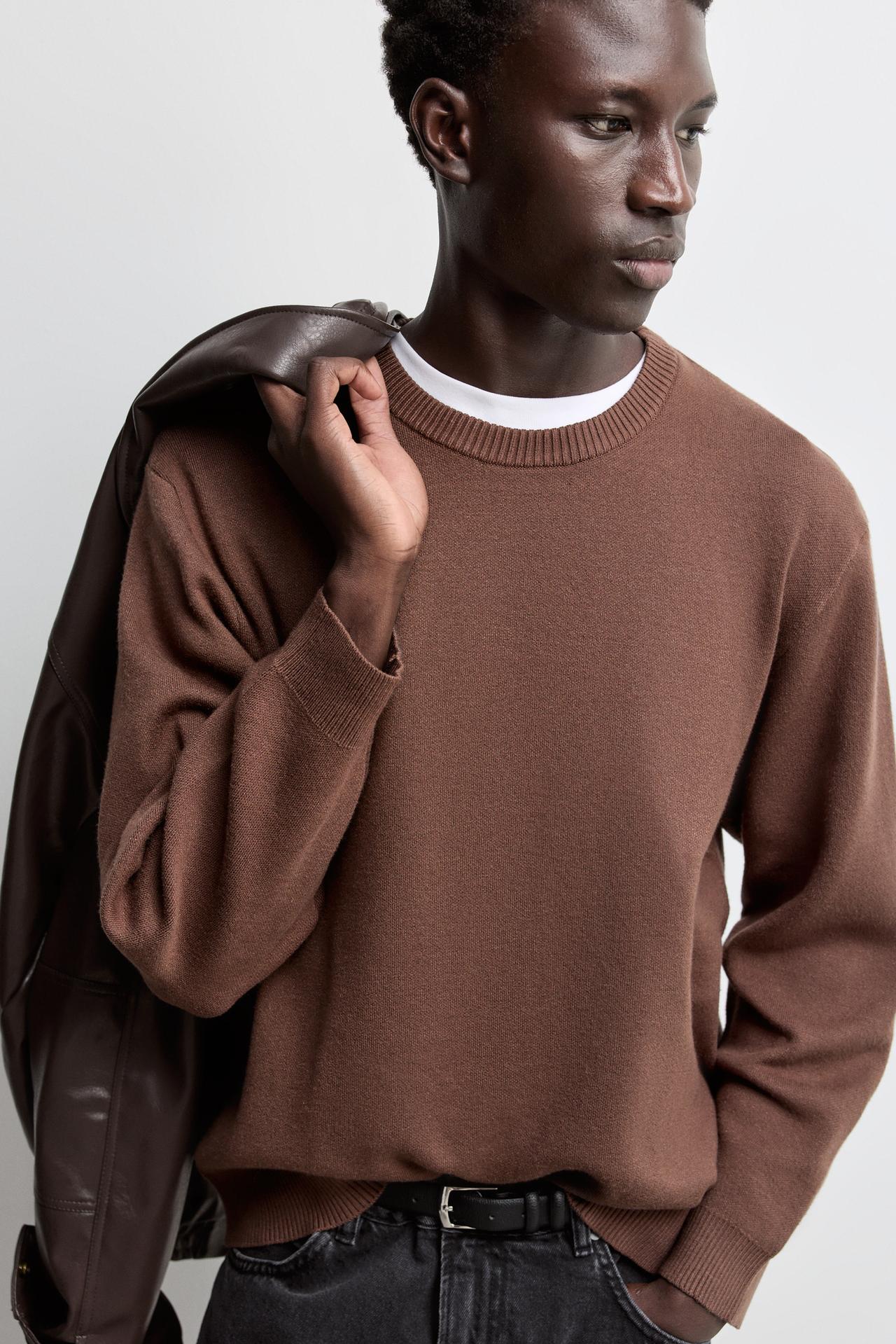 Soft knit sweater — BROWN