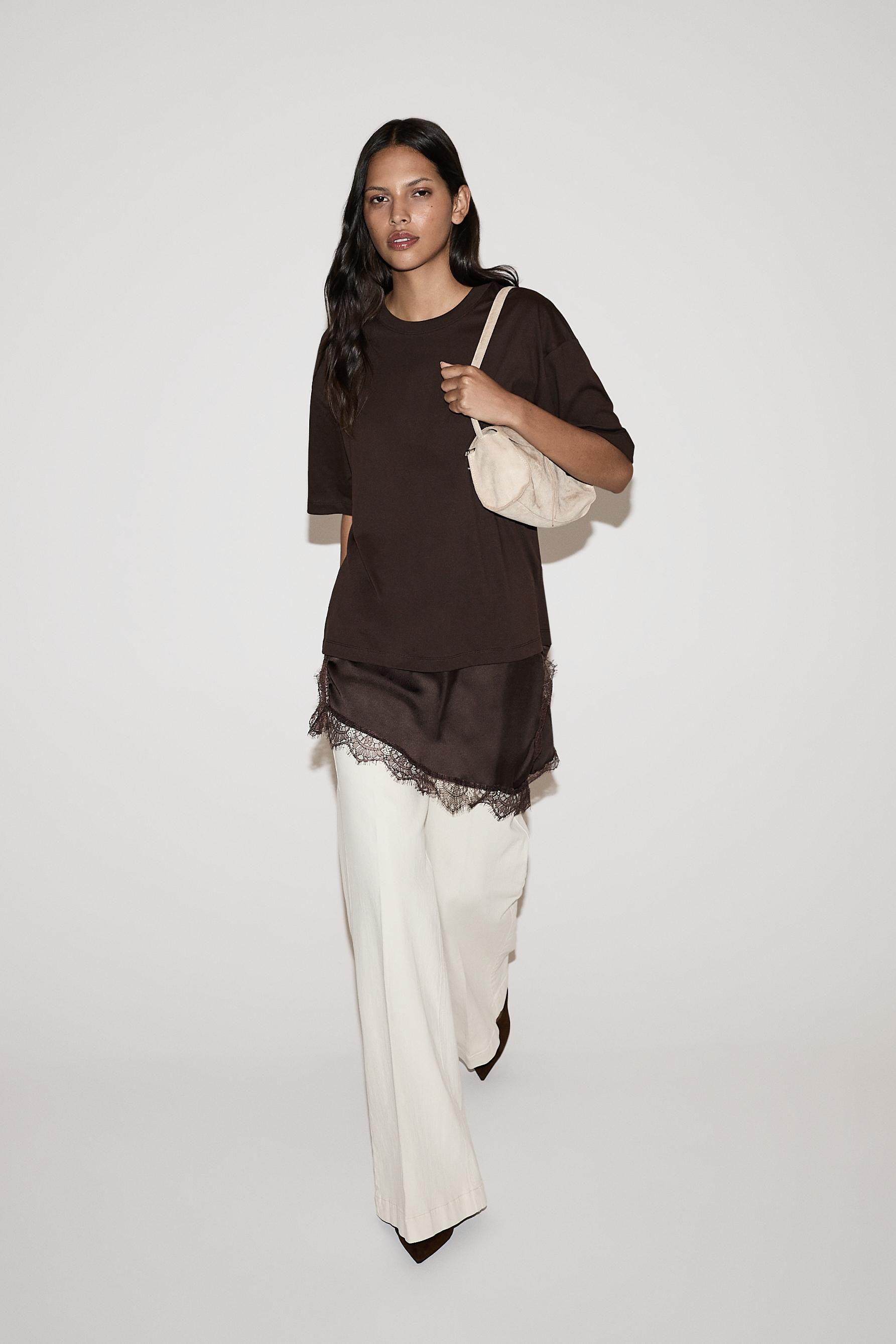 Lace hem T-shirt — BROWN