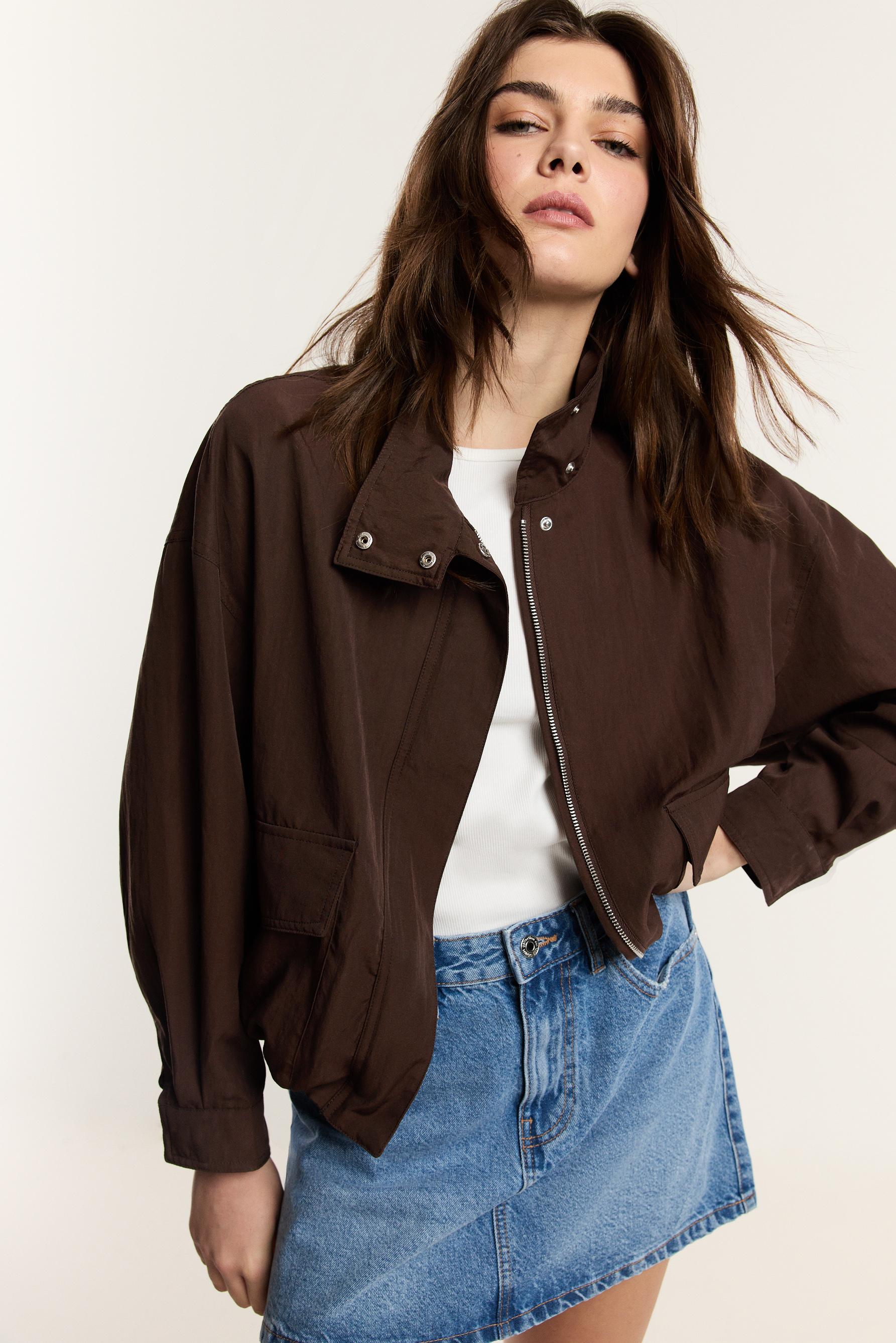 Cazadora abullonada cuello mao