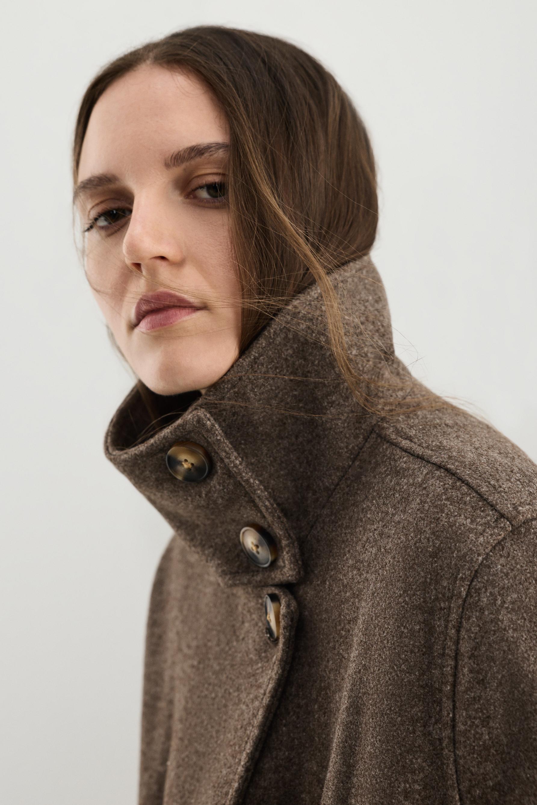Short funnel neck jacket — BROWN